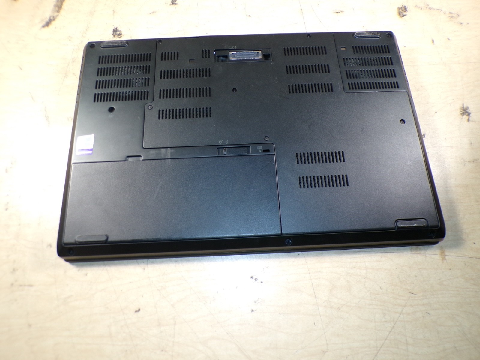 LENOVO THINKPAD P51 XEON E3-1505M V6 3.0GHZ 16GB RAM **NO HD/ NO CADDIE/ NO OS/