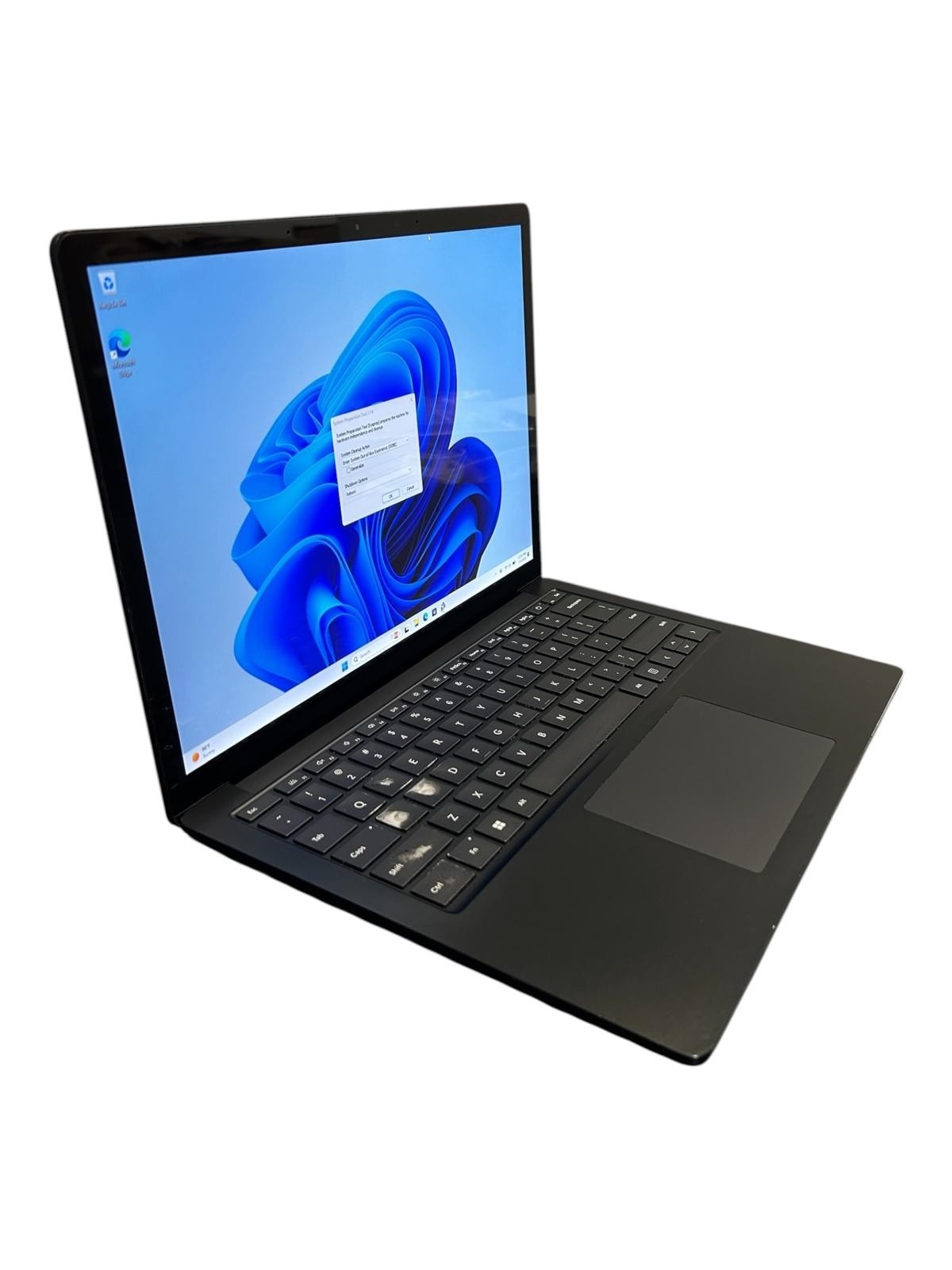 Microsoft Surface Laptop 5 – 13.5″ – Intel Core i7 – 16GB RAM – 512GB SSD – READ