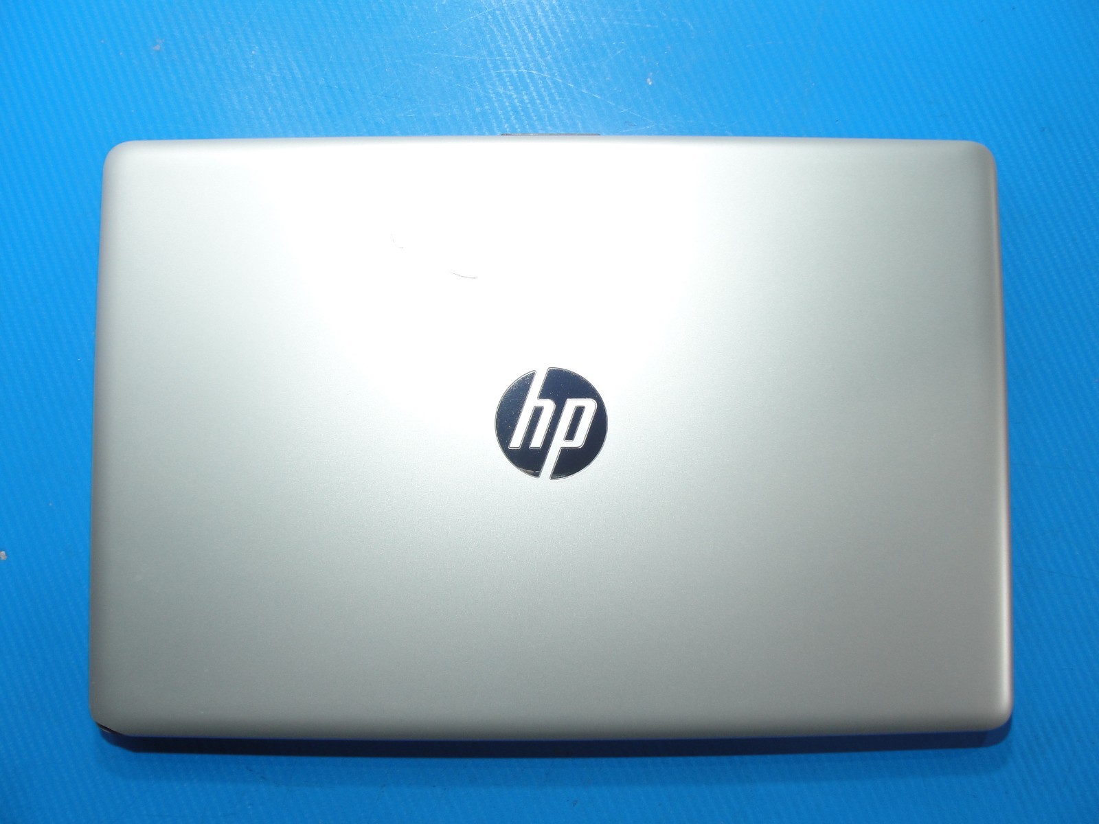 HP 15-DA1005DX 14”HD TOUCH Core i7-8565U 1.8GHz 12GB SSD Reset 256GB+Charger