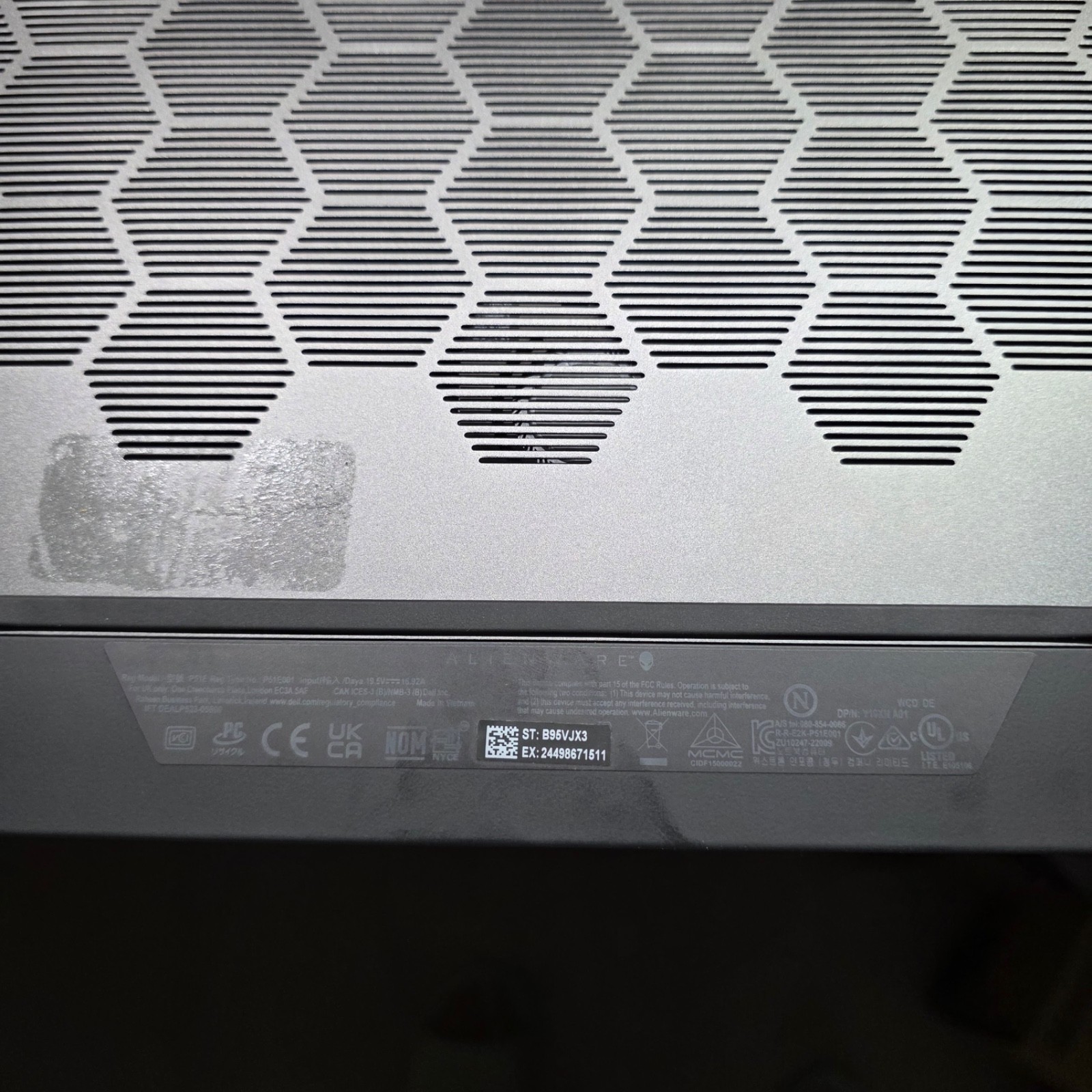 Alienware M18 R1 480Hz i9-13980HX 32GB 2TB SSD RTX 4090 175W 16G DDR6 CherryMX