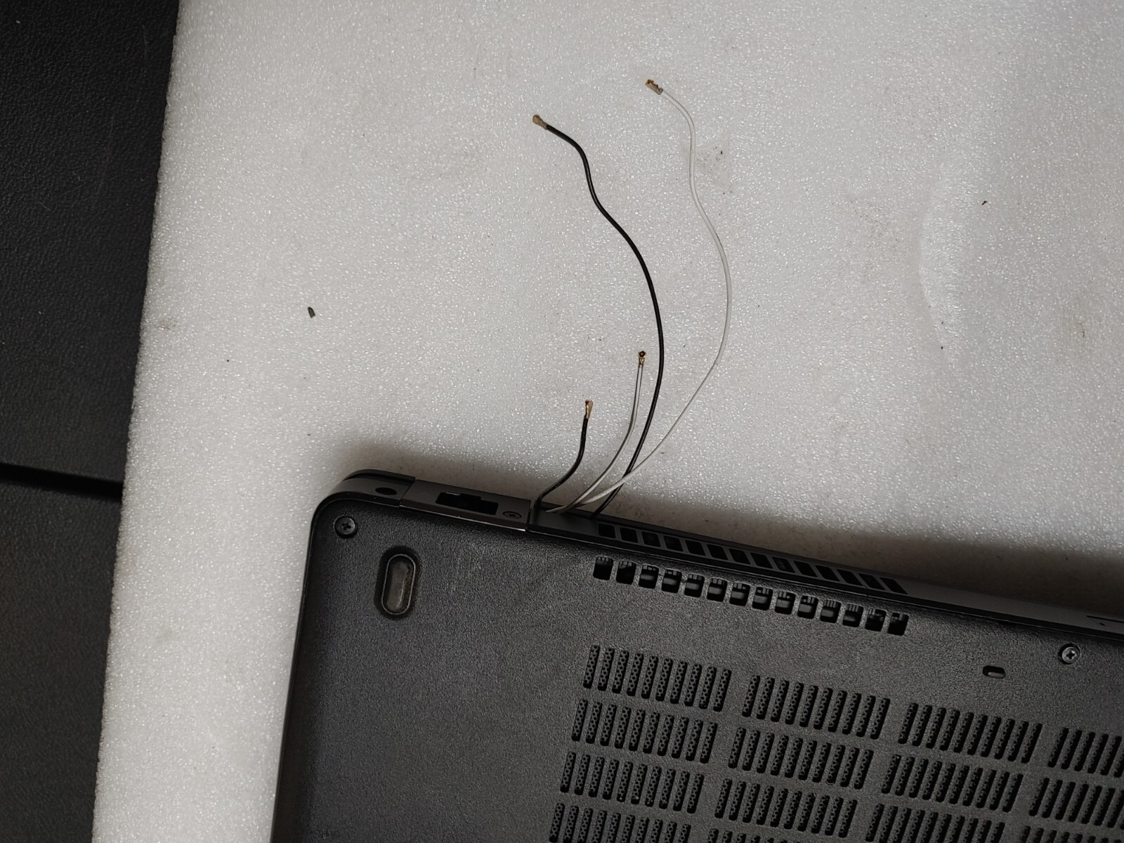 Dell Latitude 5480 Core i5-7440HQ@2.80GHz , NO RAM ,NO HD ( Selling Motherboard)