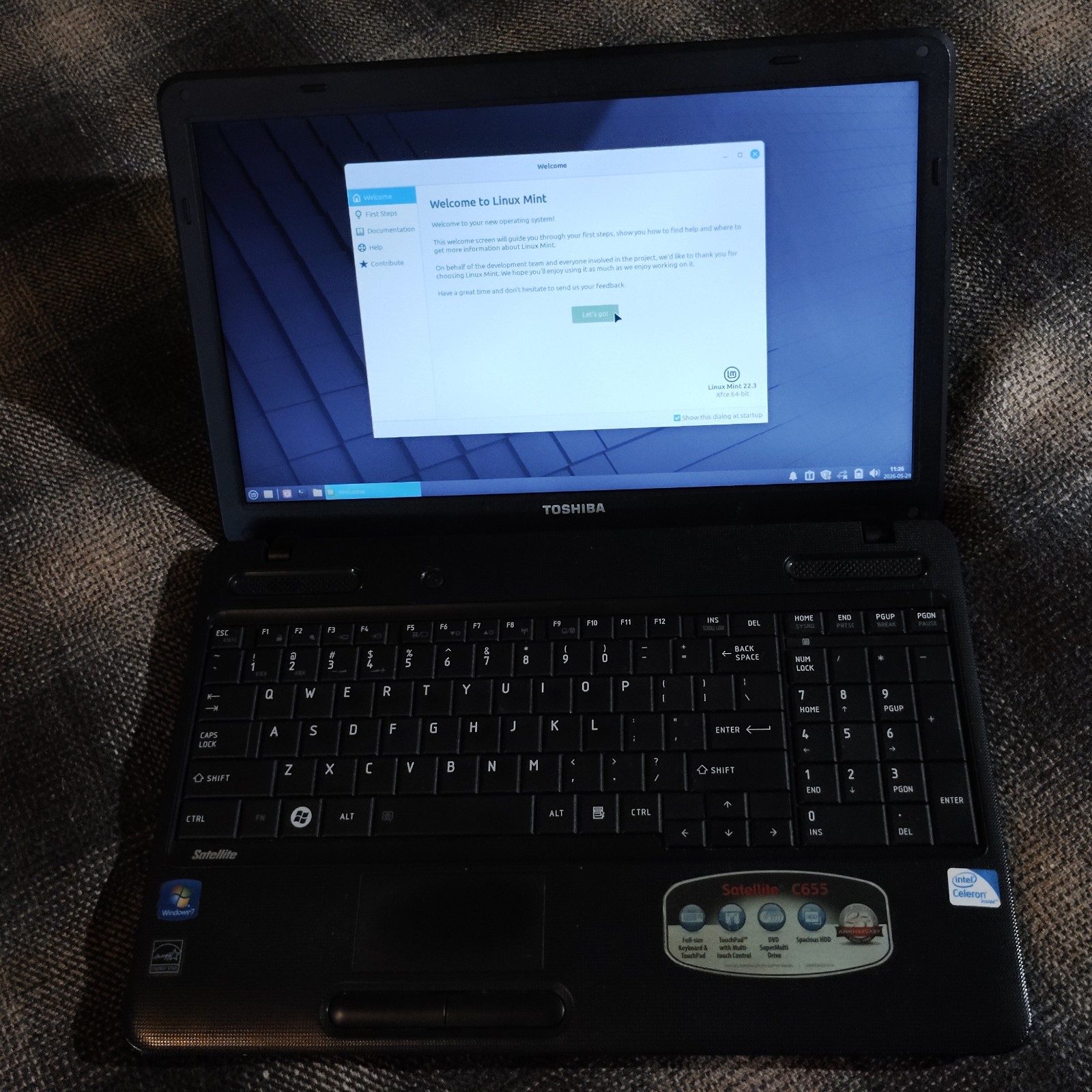 Toshiba Satellite C655-S5082 Intel Celeron 900 4GB RAM 320GB HDD. ur pick Linux!
