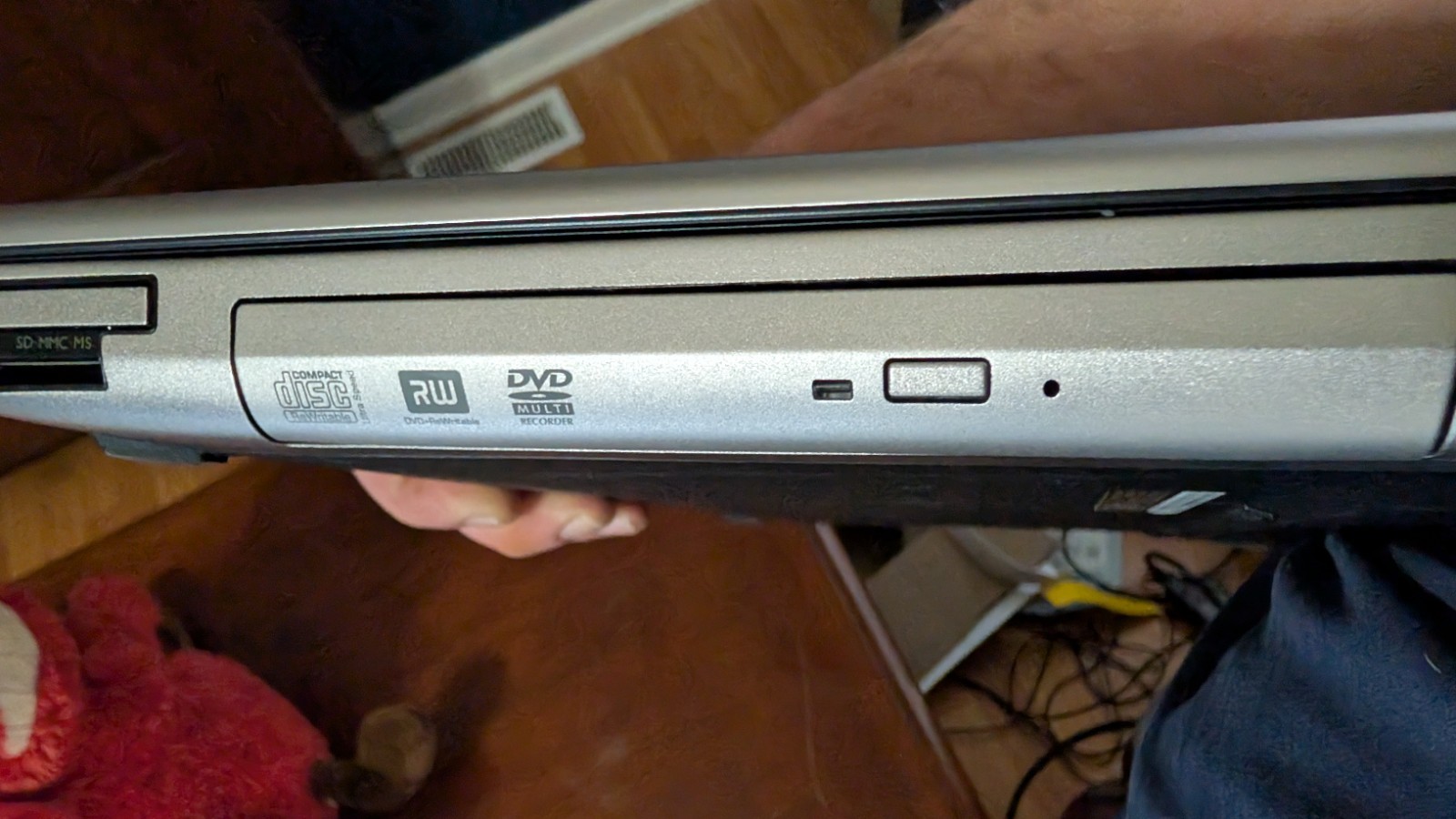 DELL VOSTRO 3500 PC LAPTOP INTEL CORE I3 M370 2.4ghz 4GB 120GB SSD WIN 10 PRO