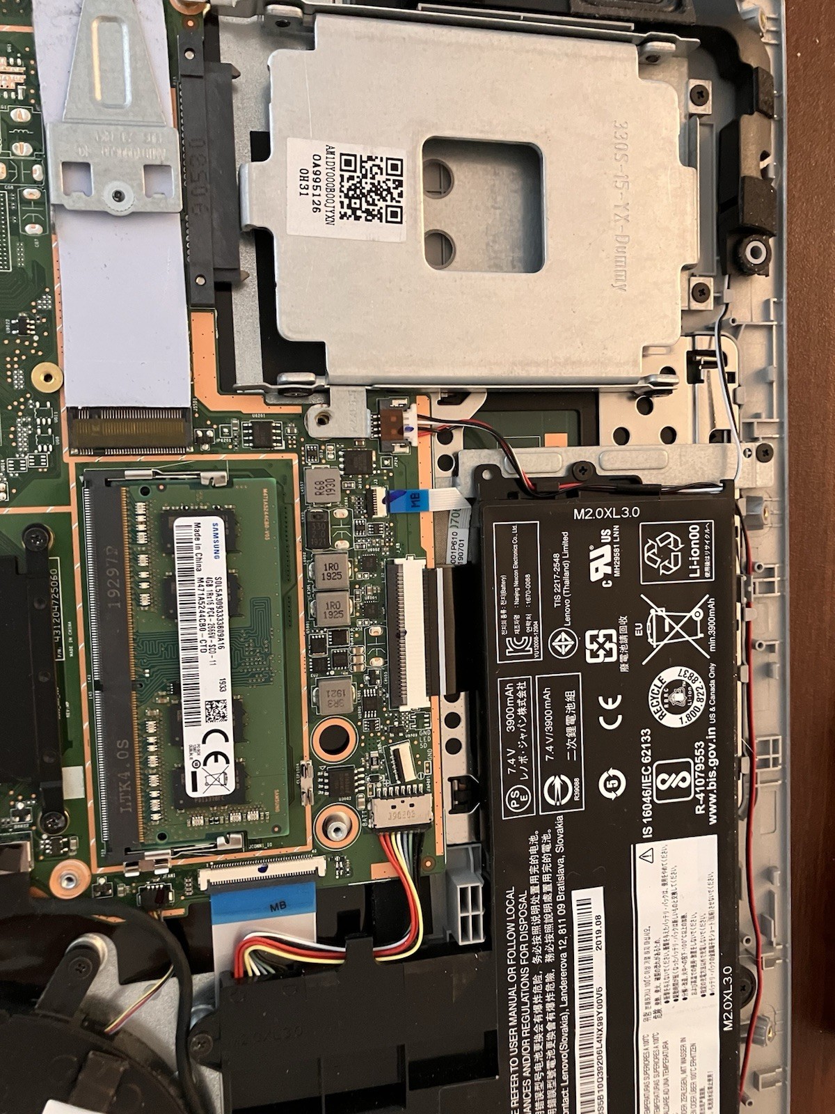 Lenovo Ideapad 330S-15ARR Ryzen 5 2500U / 8GB RAM / NO SSD
