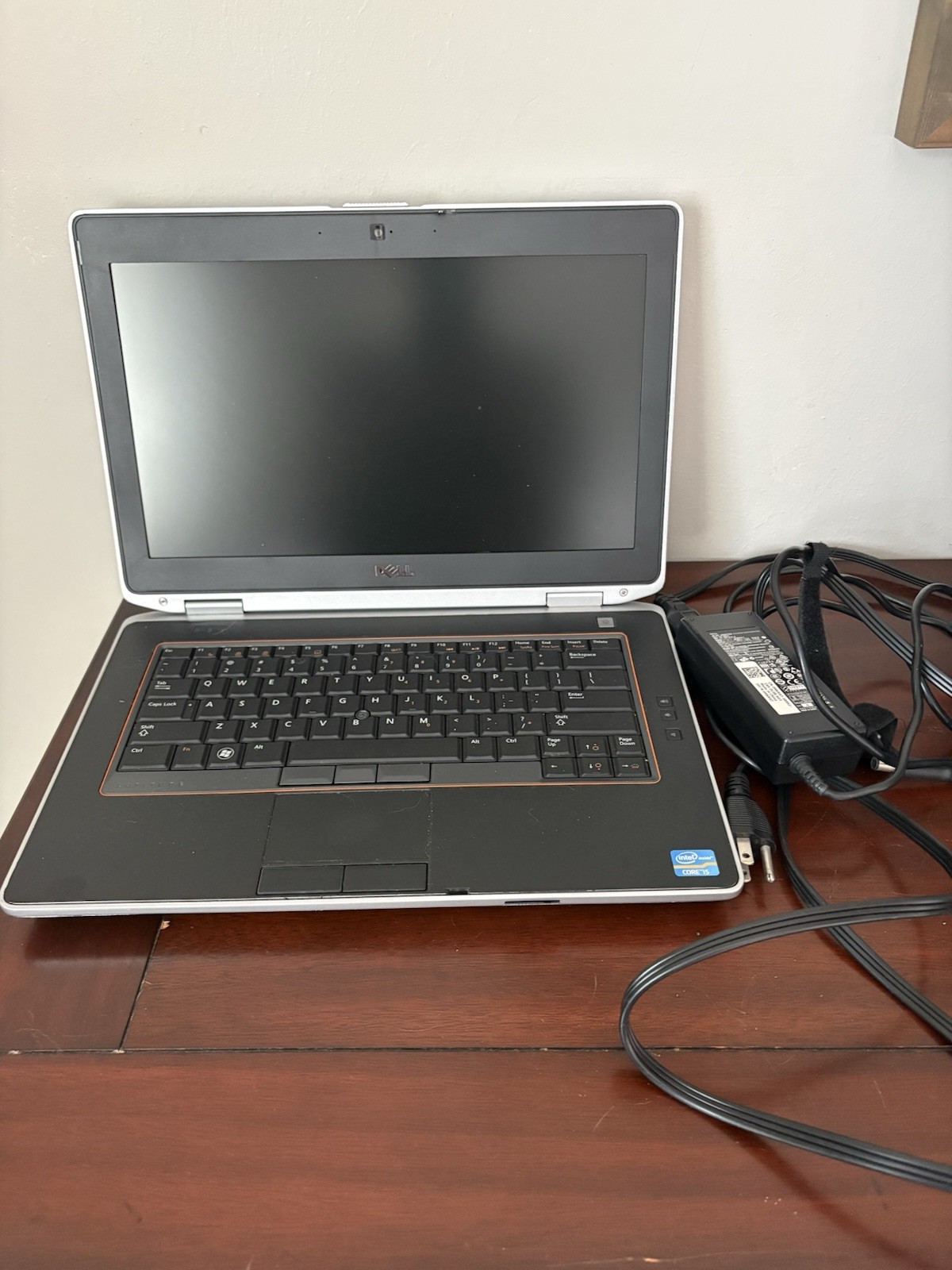 Dell Latitude e5420 Laptop W/ Power Cord 4GB dDR3 Windows 10 Read Description
