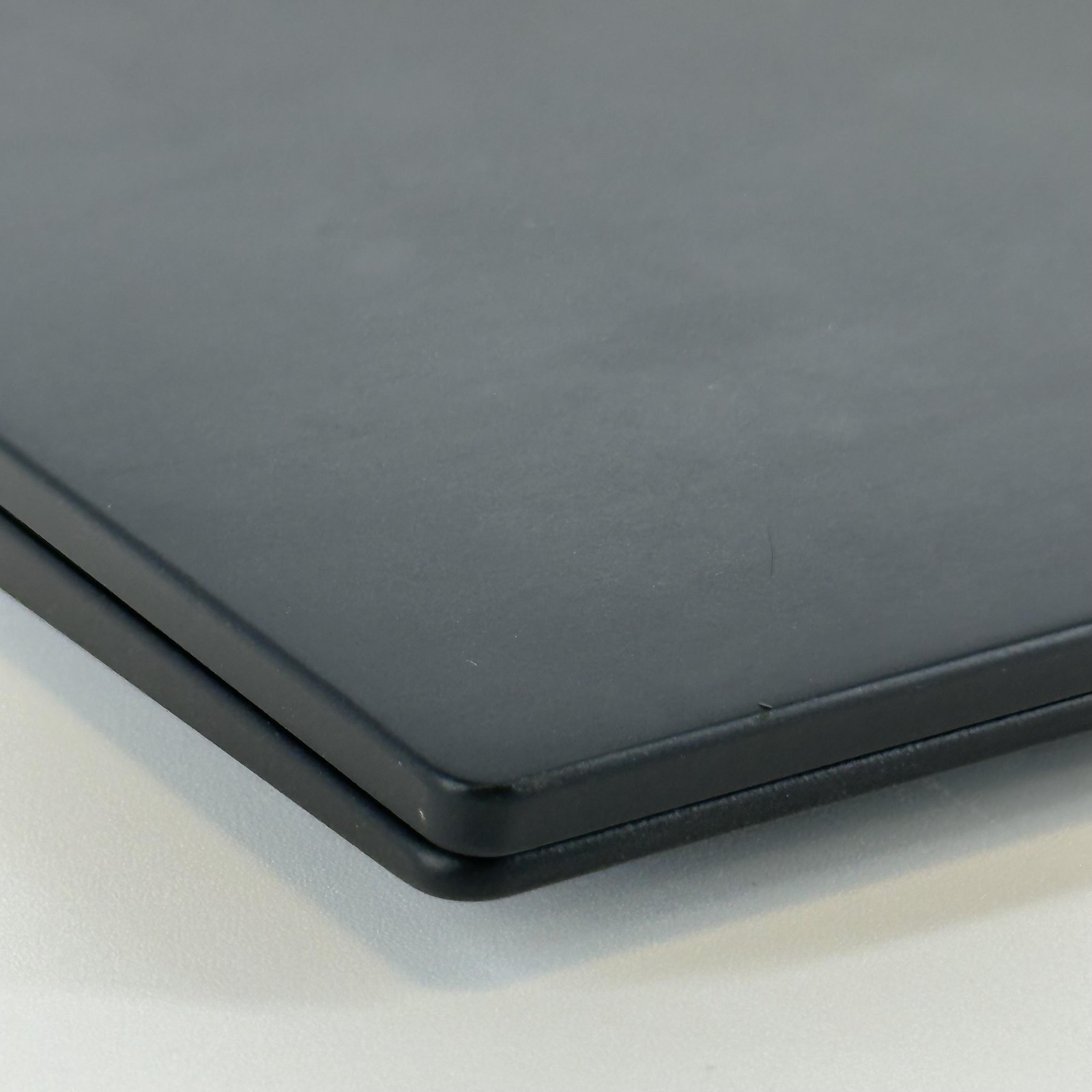 Lenovo ThinkPad X1 Carbon Gen 10 14 FHD+ 1.7 GHz i5-1240P 8GB 256GB SSD Good