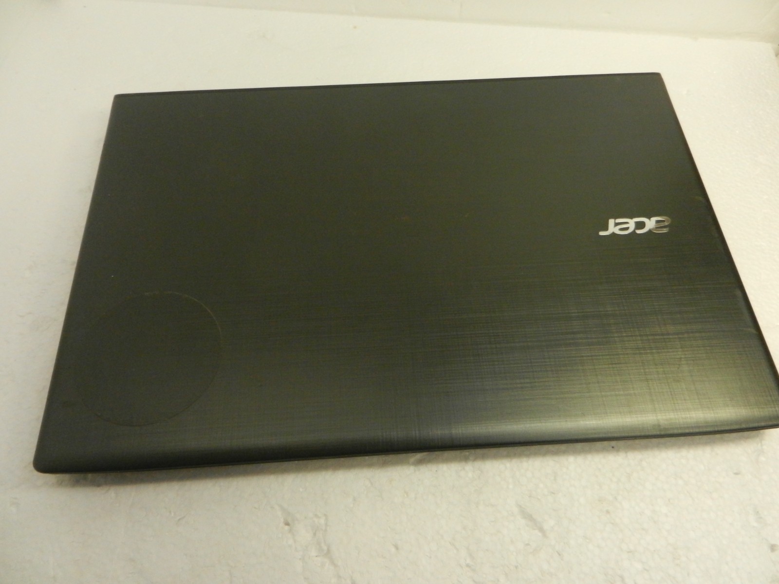 ACER ASPIRE E5-575 | CORE I3-7100U @ 2.40GHZ / 8GB / 1TB – WIN 10