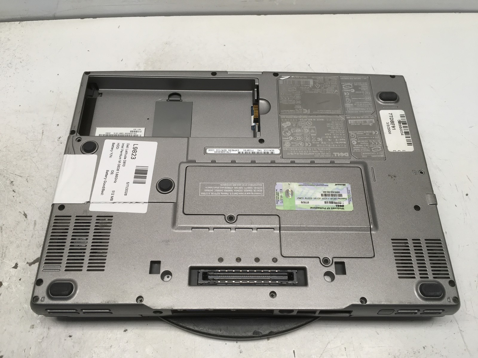 Dell Latitude D810 Intel Pentium M 06D8 1.86GHz 512 MB NO HDD No Batt