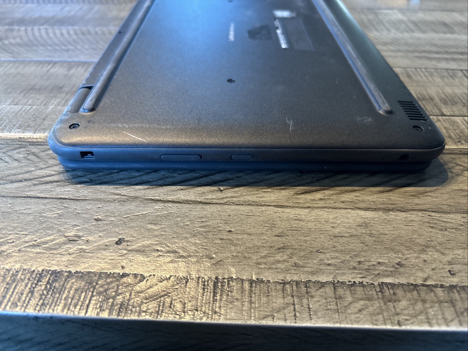 Dell Latitude 3190 2-in-1 Touch Intel N5030 1.1GHz 4 GB 64 GB SsD Win 11 P. Edu.