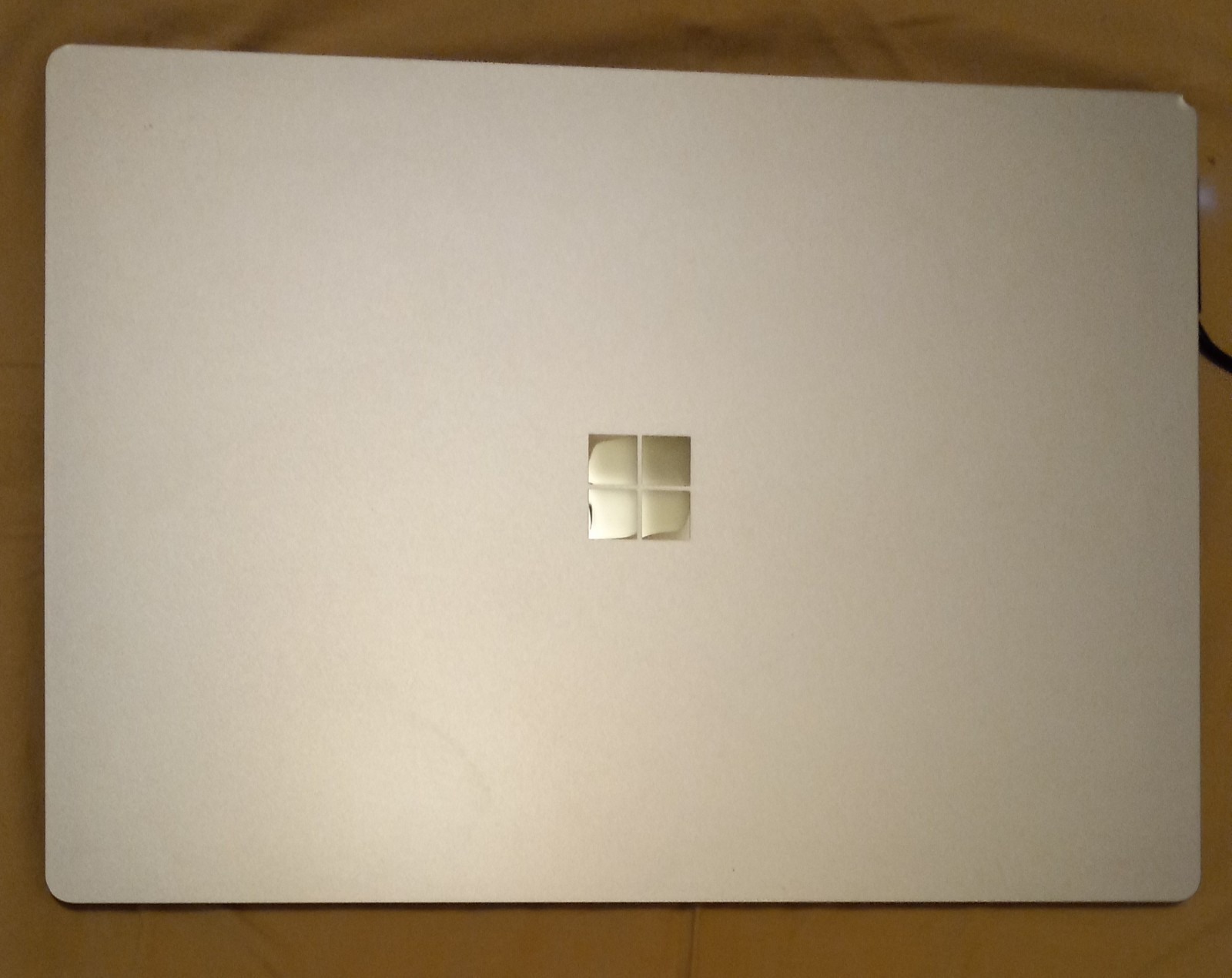 Microsoft Surface Laptop 3 15″/i5-1035G7, 1.2ghz/8GBram 256GB SSD -2 issues**