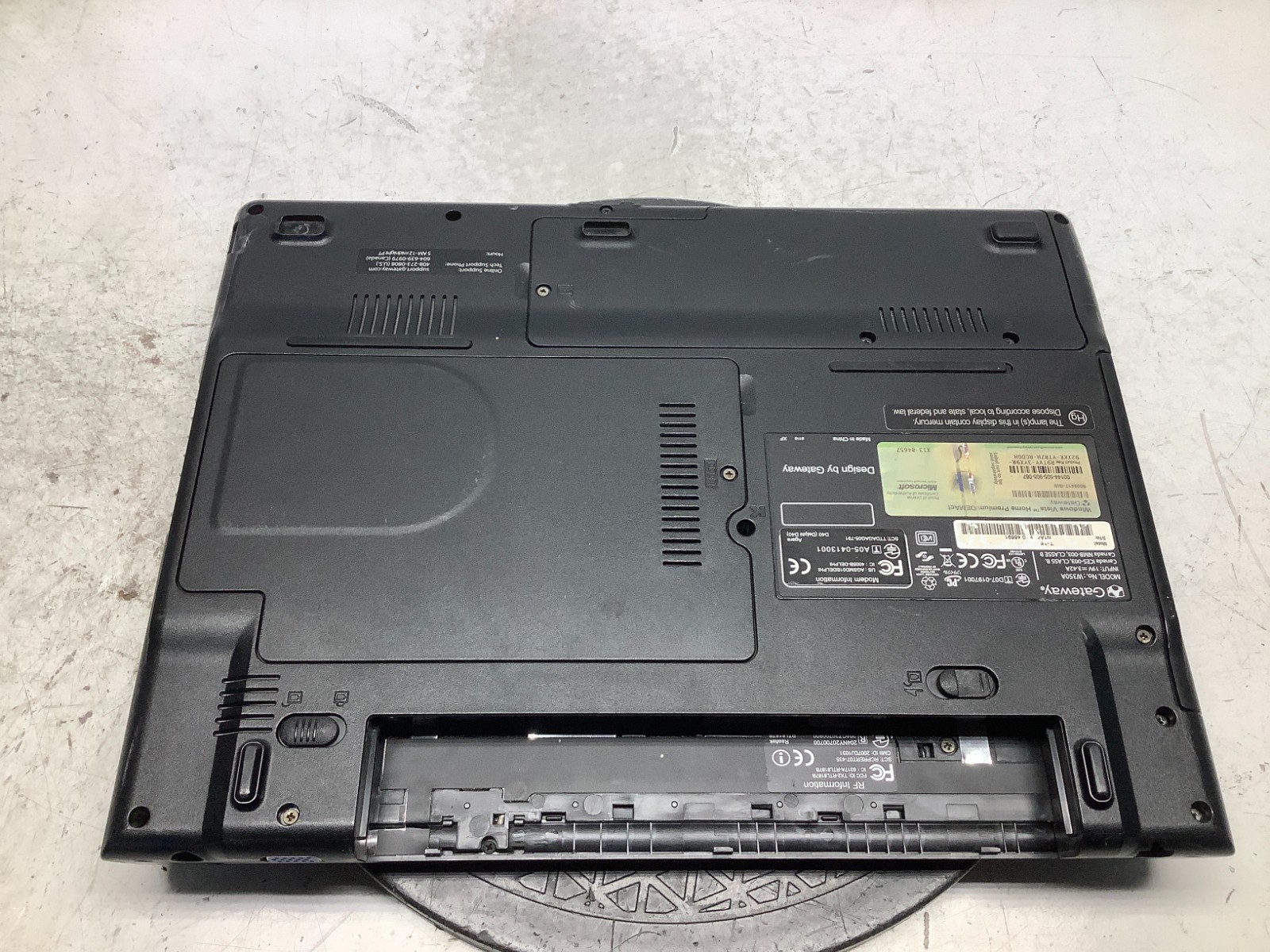 Gateway W350A AMD Turion 64 X2 TL-60 2000MHz 1.5 GB NO HDD/Battery