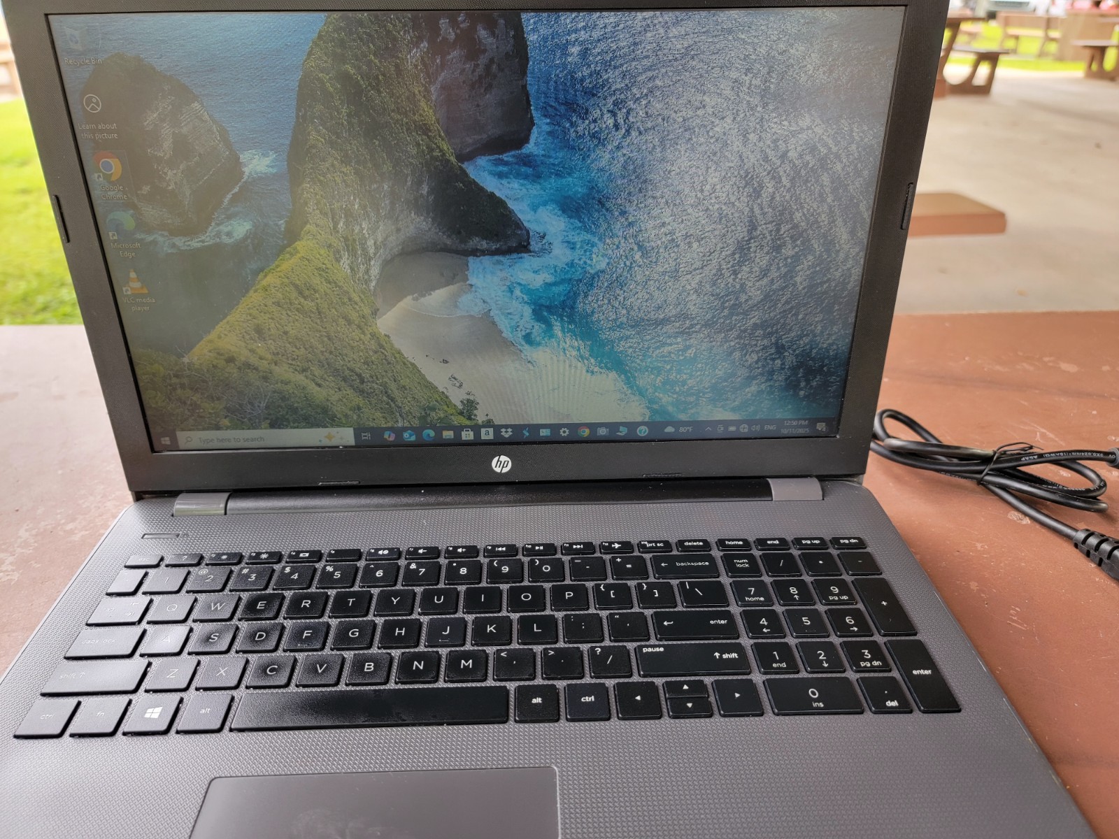 HP 255 G6 Notebook AMD R4 Radeon 8 GB Ram / 256 GB SSD OS Windows10 pro