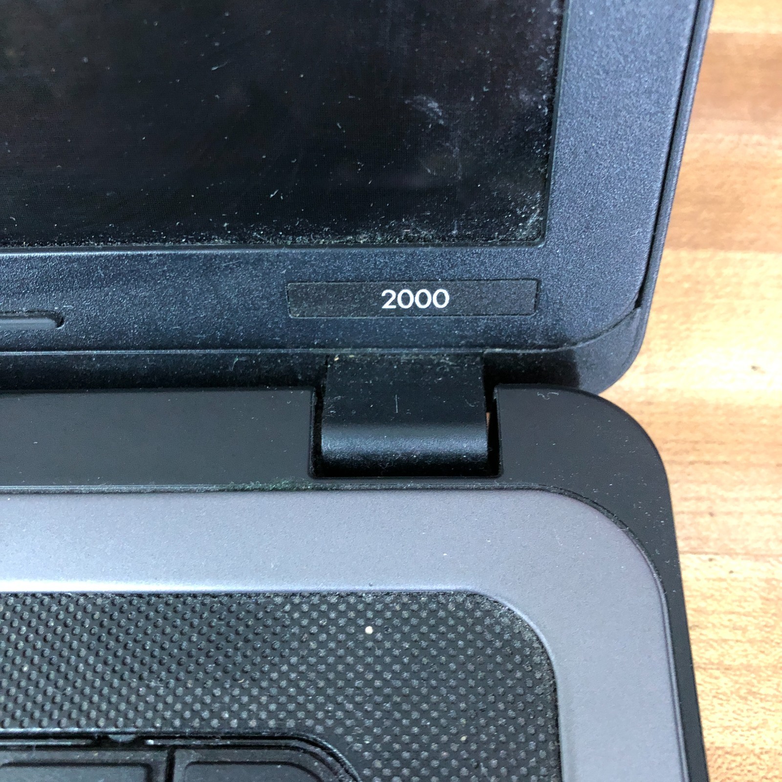 HP 2000-369wm Retro Gaming Laptop Computer AMD 1.65GHz 4GB RAM (Windows7 Pro)