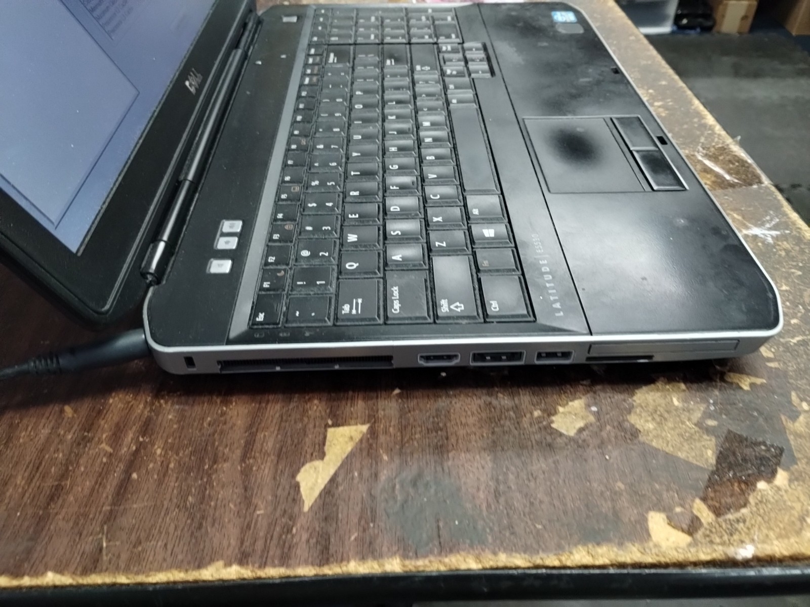 Latitude E5530 With Hinge Damage