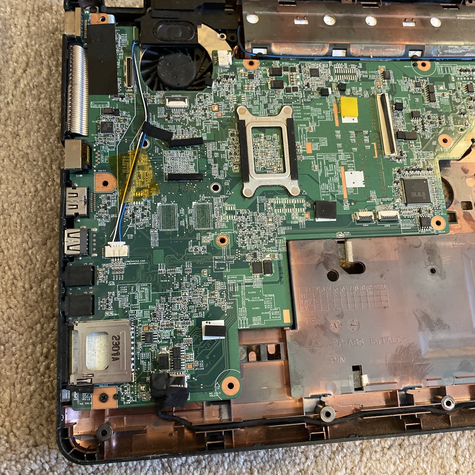 HP 635 TPN-F104 Laptop Notebook PC ￼Untested Parts Repair AS IS