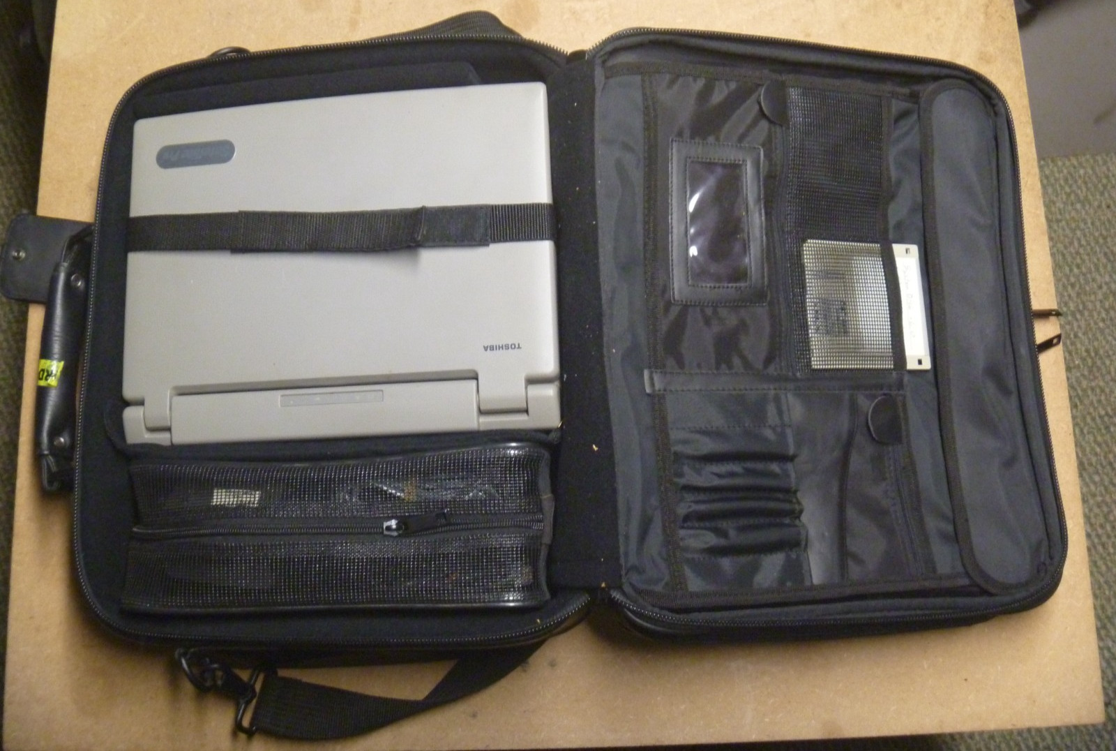Toshiba Satellite Pro 425CDT, working W95, CD, Floppy, Cords, Case, MSworks