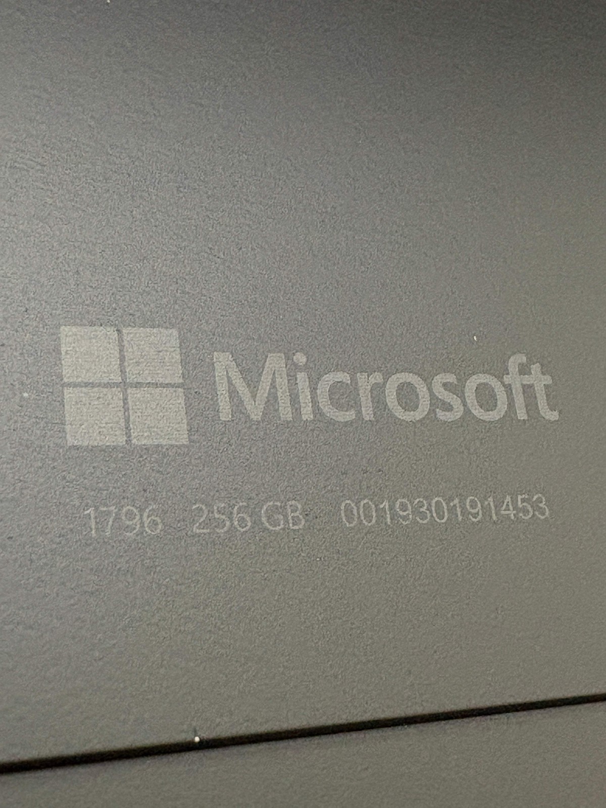 Microsoft Surface Pro 1796 Intel Core i5-8250U 8GB RAM 256GB SSD Black