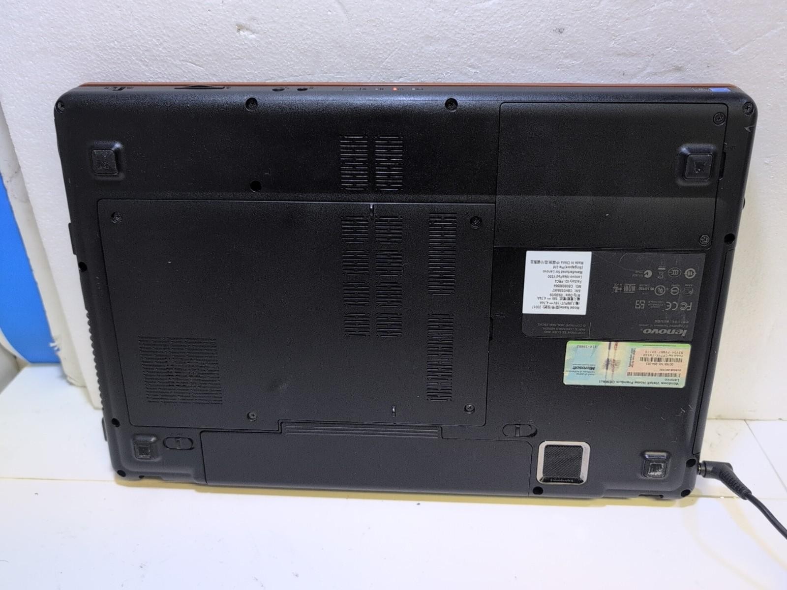 Lenovo IdeaPad Y550 15.6″ Laptop Core 2 Duo T6600 /3GB RAM/500GB HDD/WIN XP –