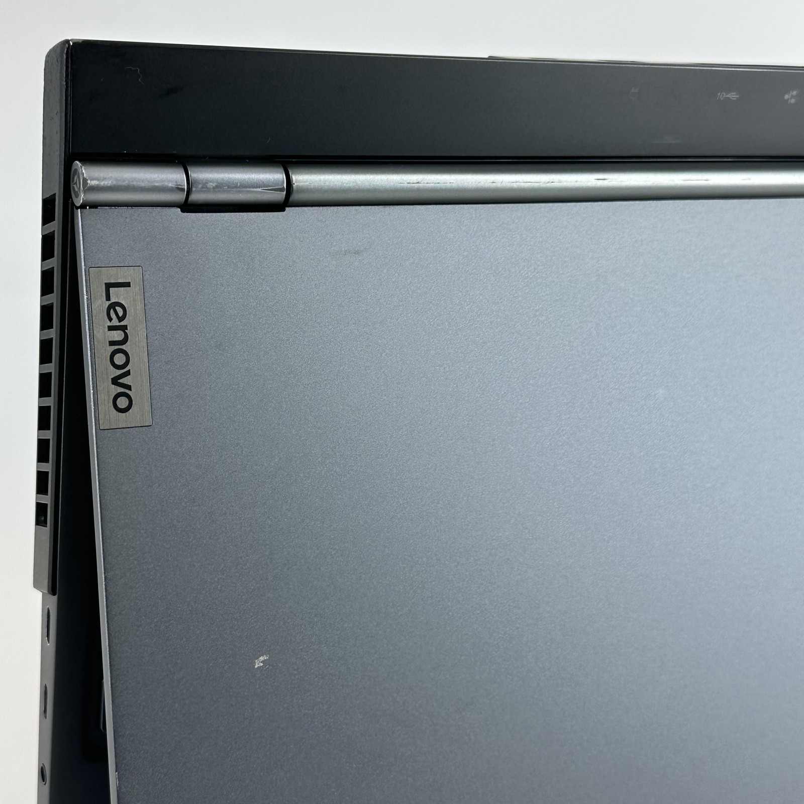 Lenovo Legion 7i 15.6 240Hz FHD i7-10750H 2.60GHz 32GB 2TB RTX 2070 Super Max-Q