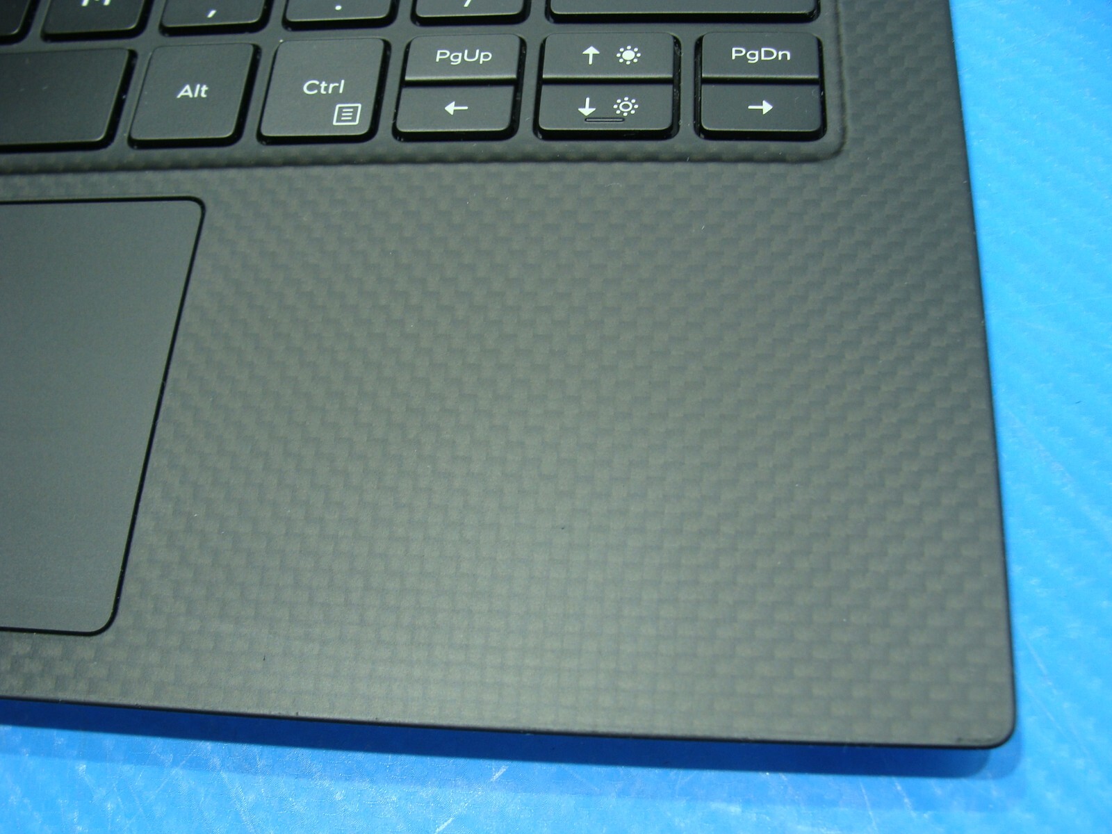 Dell XPS 7390 13.3″ FHD core i7-10710U 1.1GHz 16GB 512GB SSD Excellent Battery