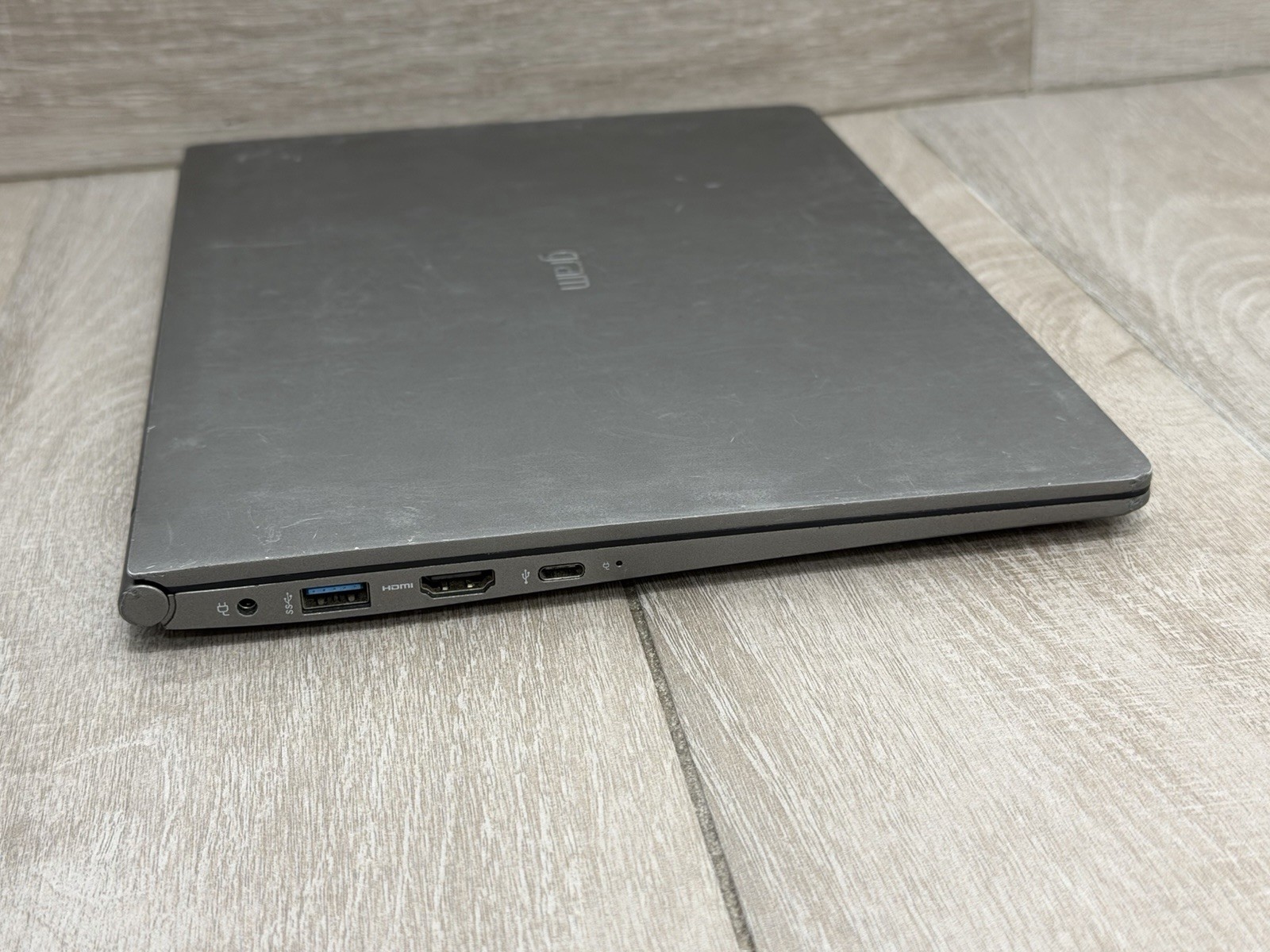 LG 13Z990-A. AAS5U1 13″ Touch Laptop Core i5-8265U 12GB RAM 256GB SSD Win-11