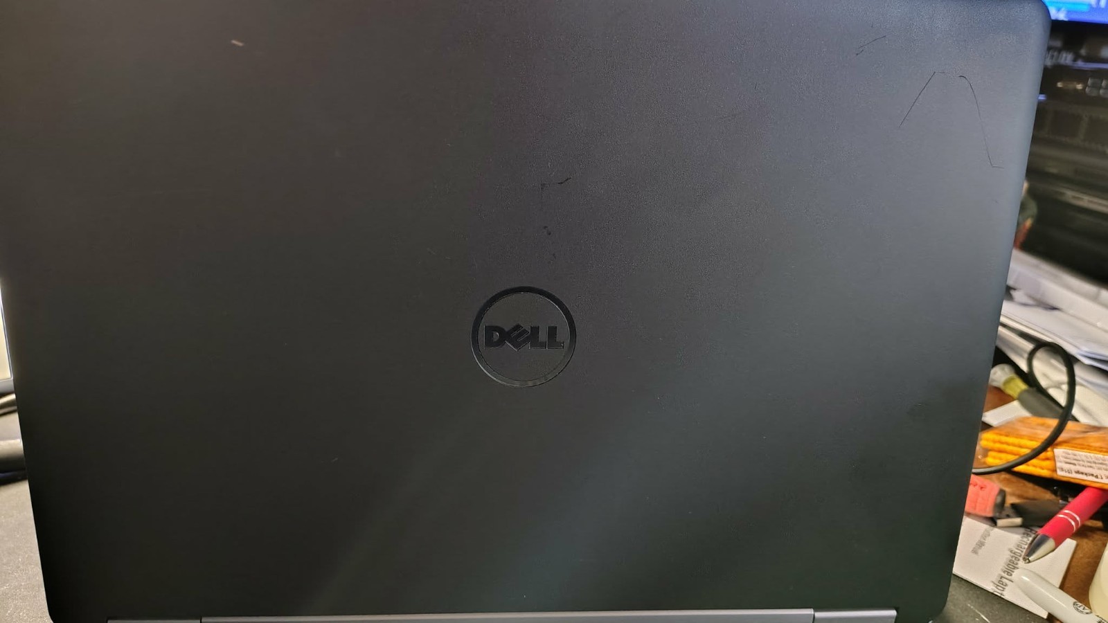 Dell Latitude e5470lm Linux Mint i3 6th 8GB 256GB SSD – NEW BATTERY