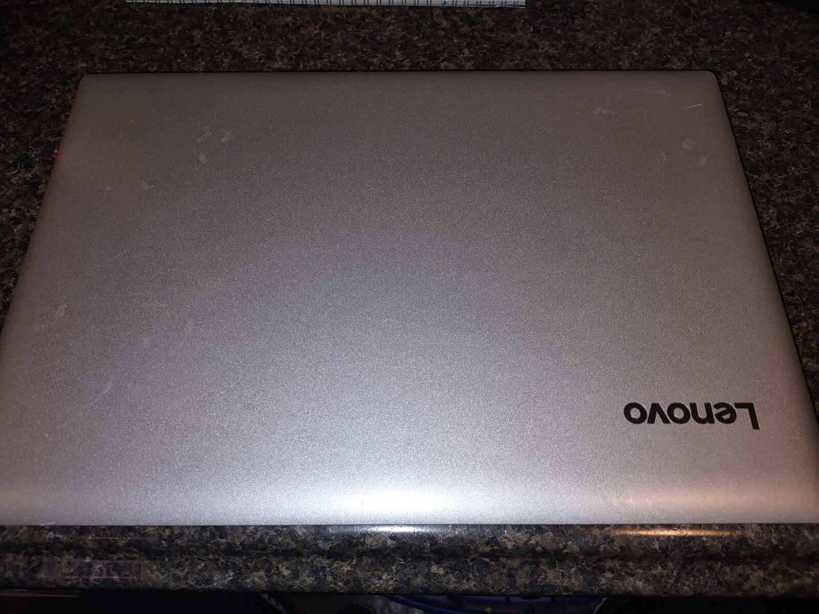EUC Lenovo IdeaPad 320-15IAP 15.6″ DDR3L 8GB WIN 10 + charger