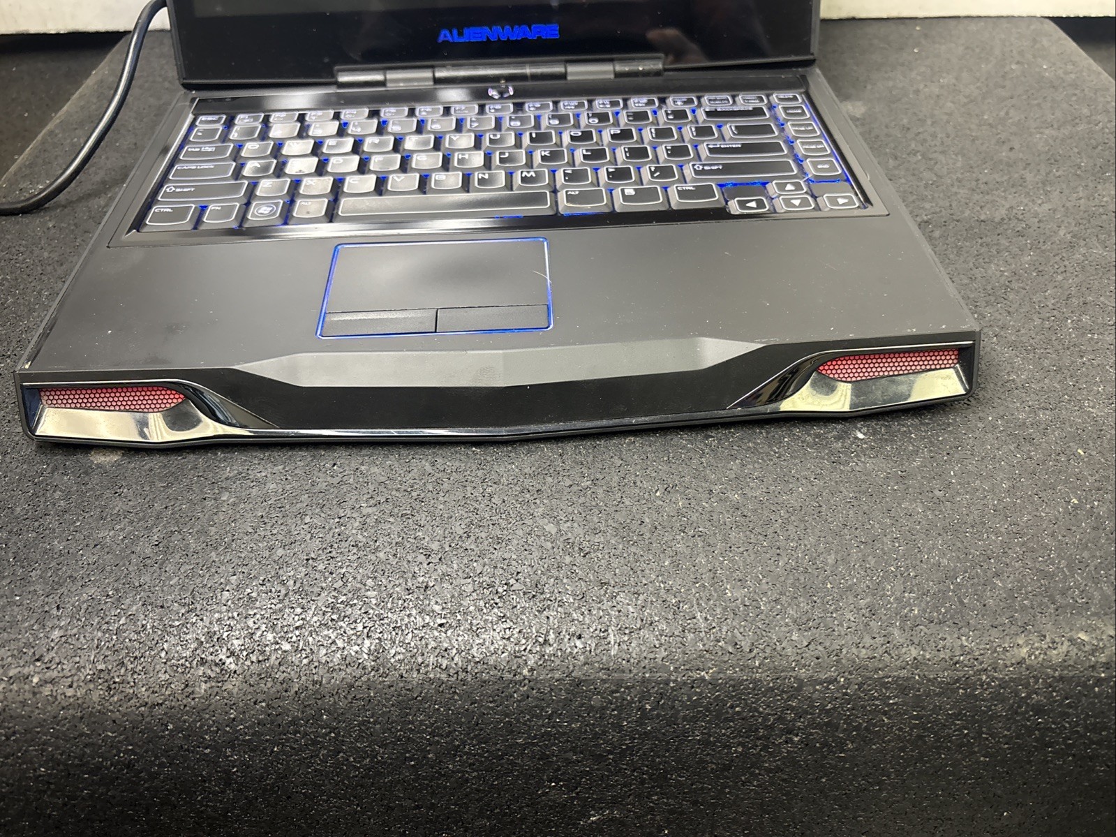 Alienware M14x 14″ i5-3210M, 6GB RAM, 750GB, Broken screen As Is For Parts