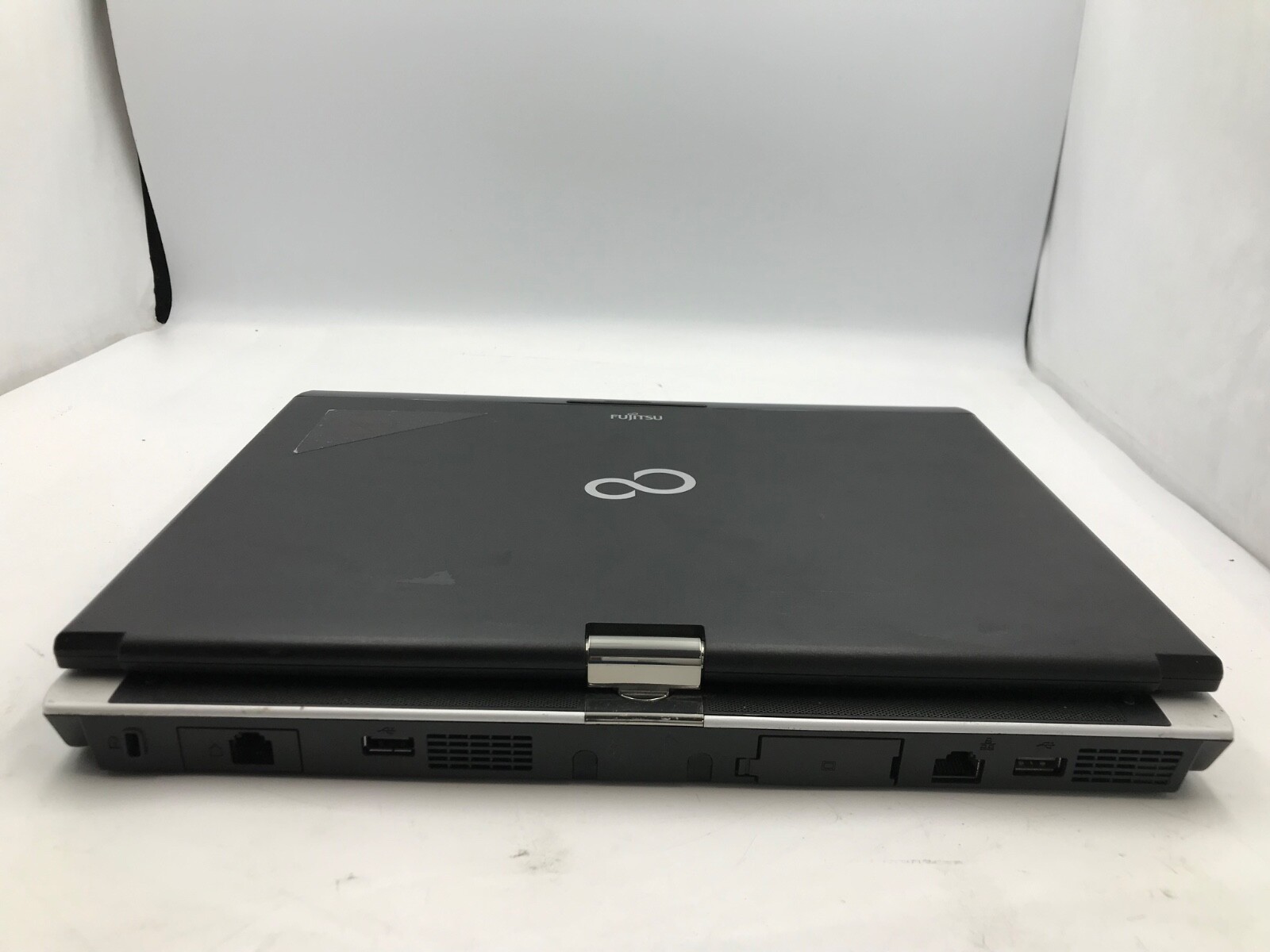 Fujitsu LifeBook T900 13.3″ Intel Core i5 M520 2.4GHz NO HDD-SCREEN DAMAGE -MZ