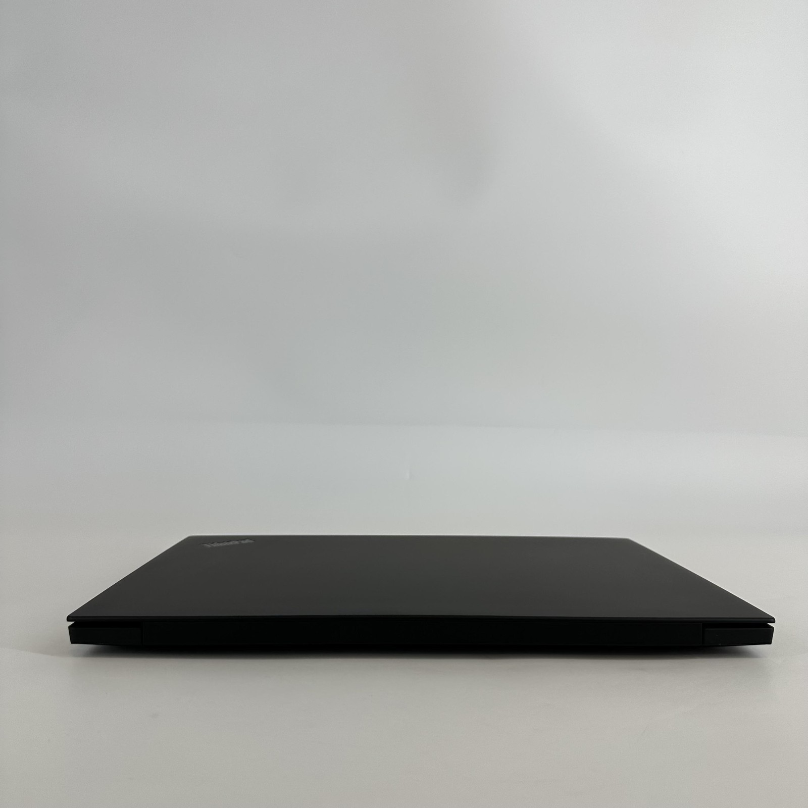 Lenovo ThinkPad P1 Gen 2 15.6 FHD i9-9880H 2.30GHz 16GB 512GB SSD Quadro T2000