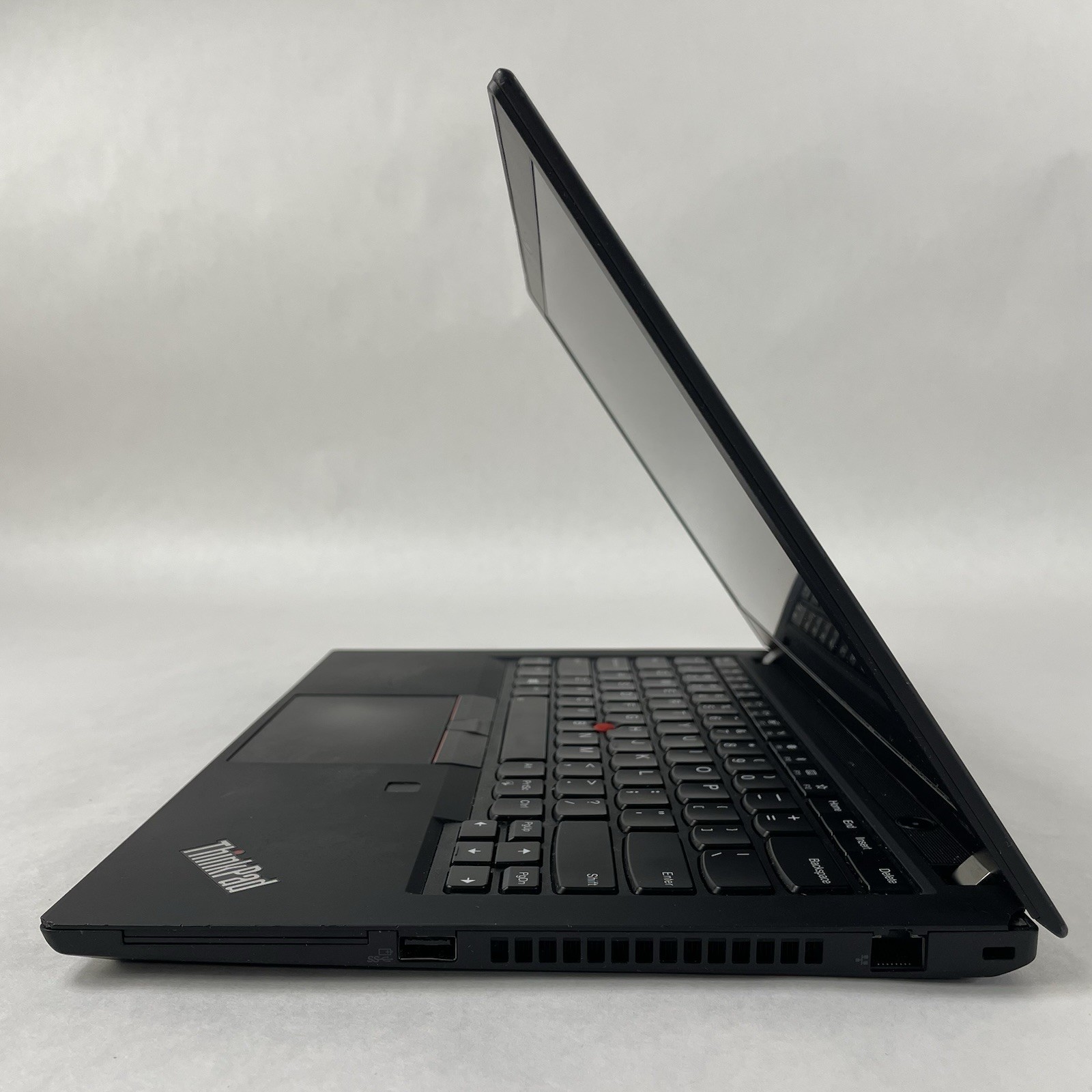 Lenovo ThinkPad T490 14″ i5-8365U 1.60 GHz 8 GB RAM No SSD/OS/AC – Bad Hinge
