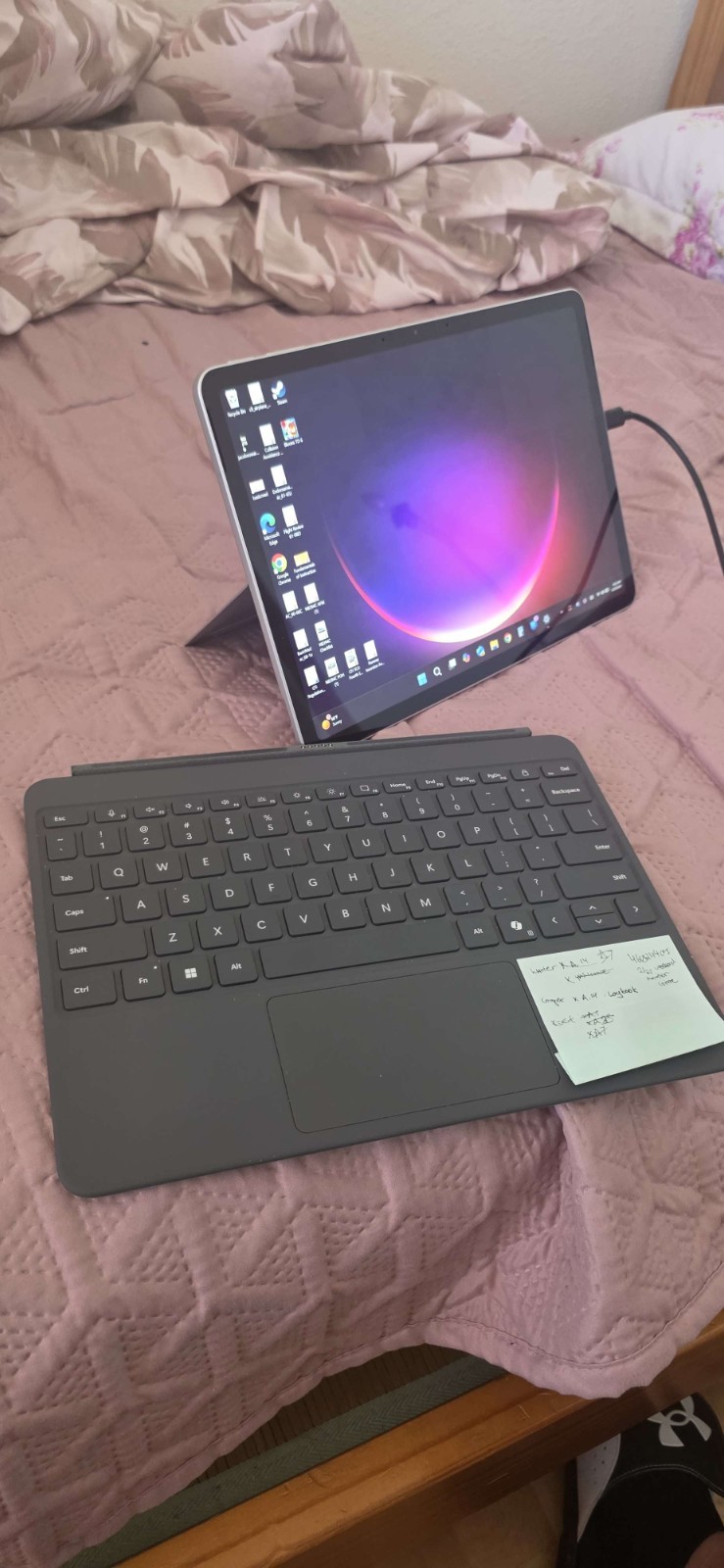 Microsoft – Surface Pro 11th – Snapdragon X Plus 8 Core – 16GB RAM – 256GB UFS