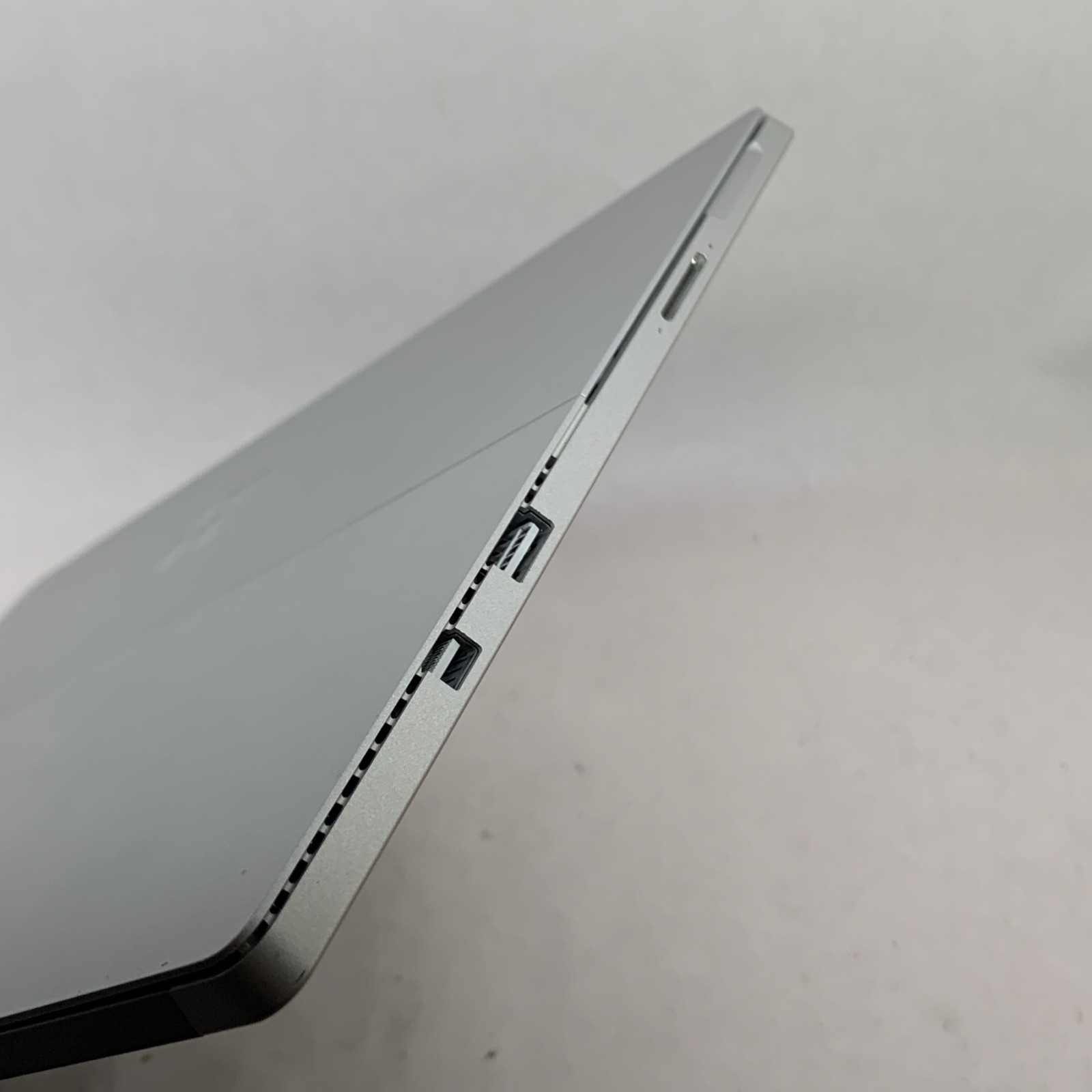 Microsoft Surface Pro 4 1724 Intel i5-6300U 4GB RAM 128GB Windows 10 Pro