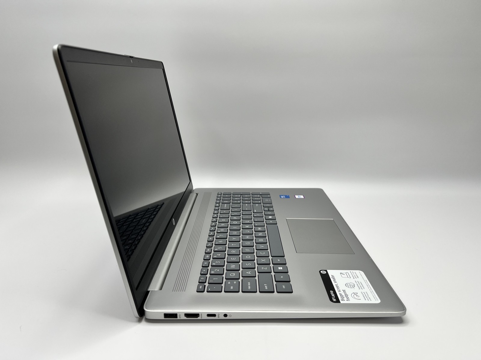 HP 17-cn4153cl HD+ Core 5 120U 16GB RAM 1TB SSD Windows 11 Home Touch Screen