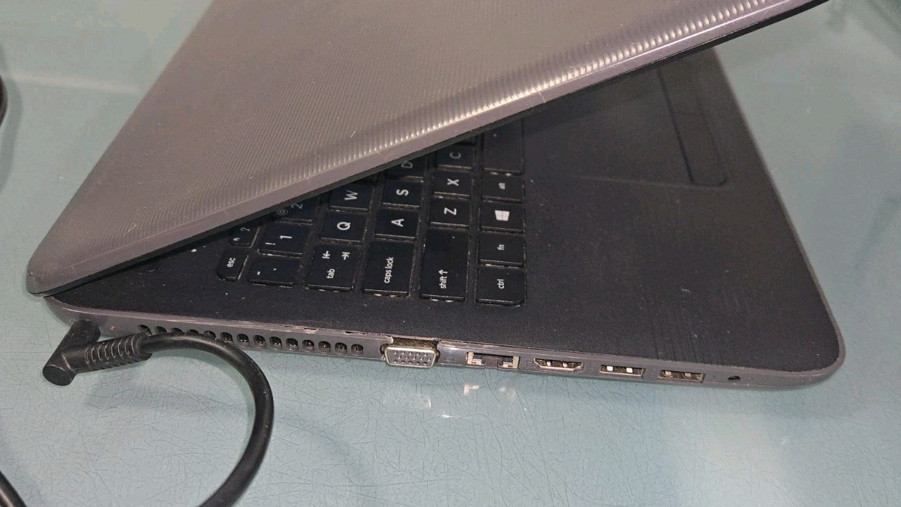HP Laptop 250 G6 Laptop,Intel Core i3-6006u@2.0ghz,12GB RAM 750GB Hdd WIN 10 Pro