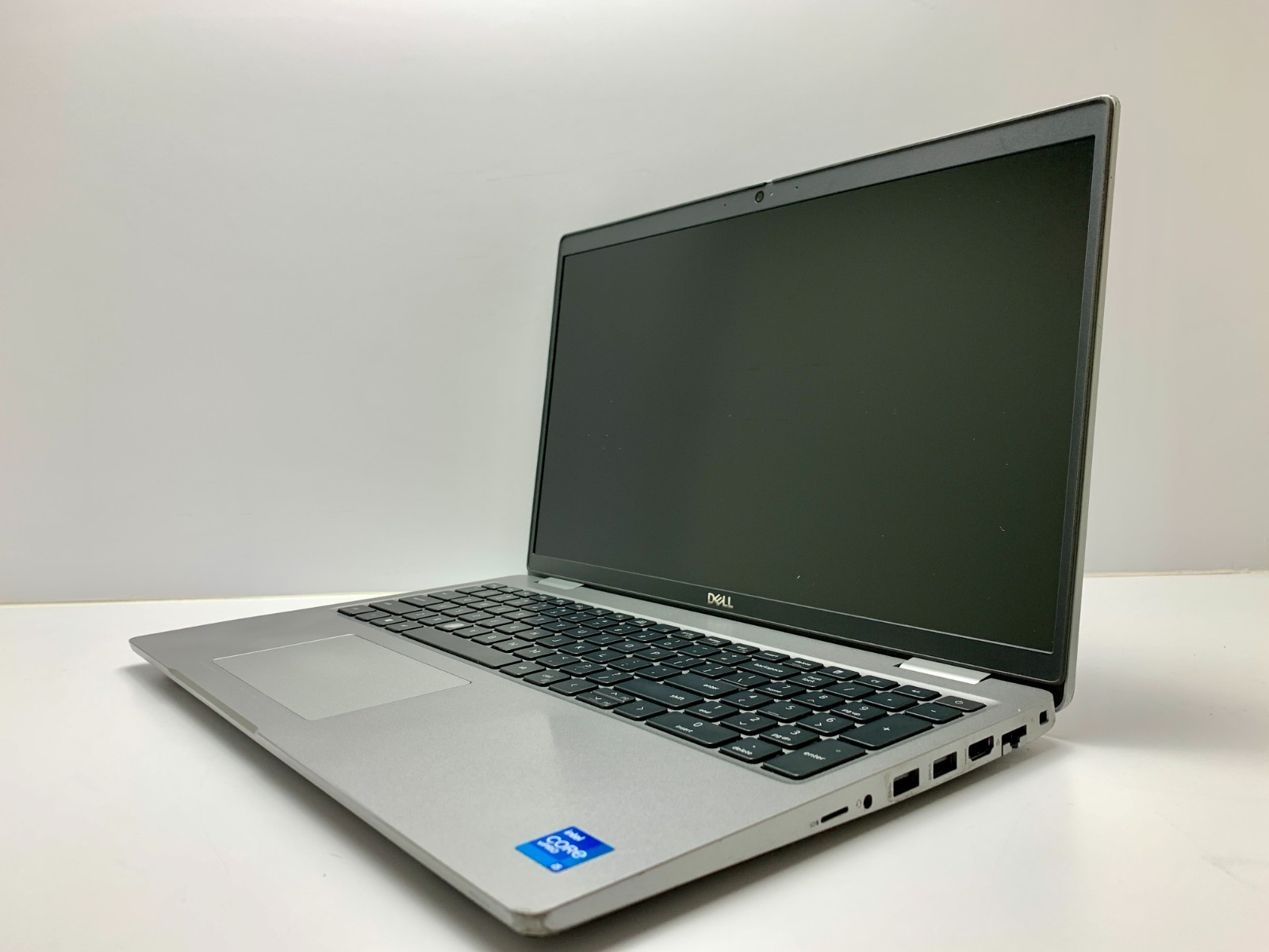 Dell Latitude 5520 | i5-1145G7 | 16GB RAM | 256GB NVMe | LINUX | KEY MARKS