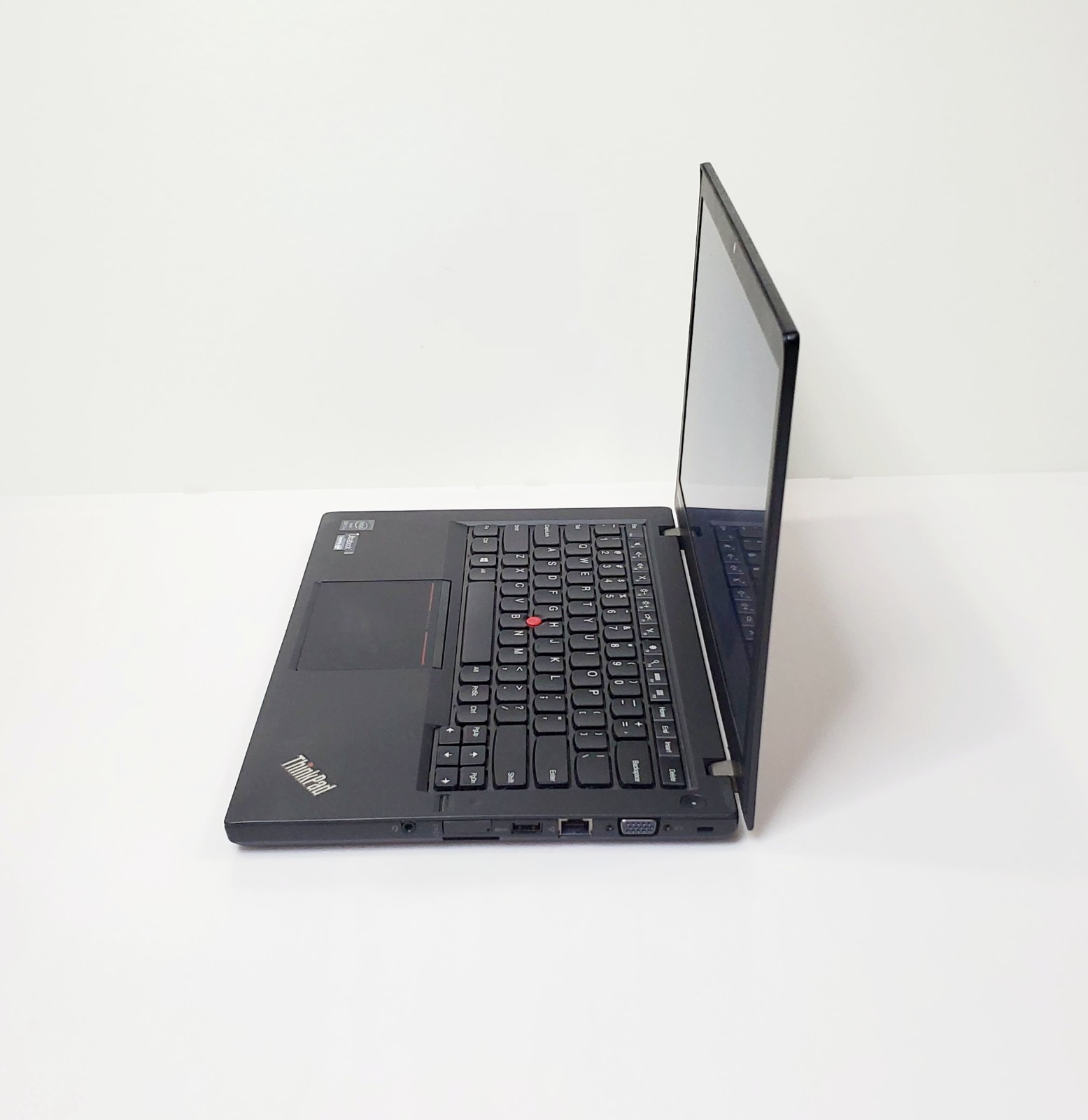 Lenovo ThinkPad T440s Core i7-4600U 12GB RAM, 500GB HDD Windows 11 Pro Activated