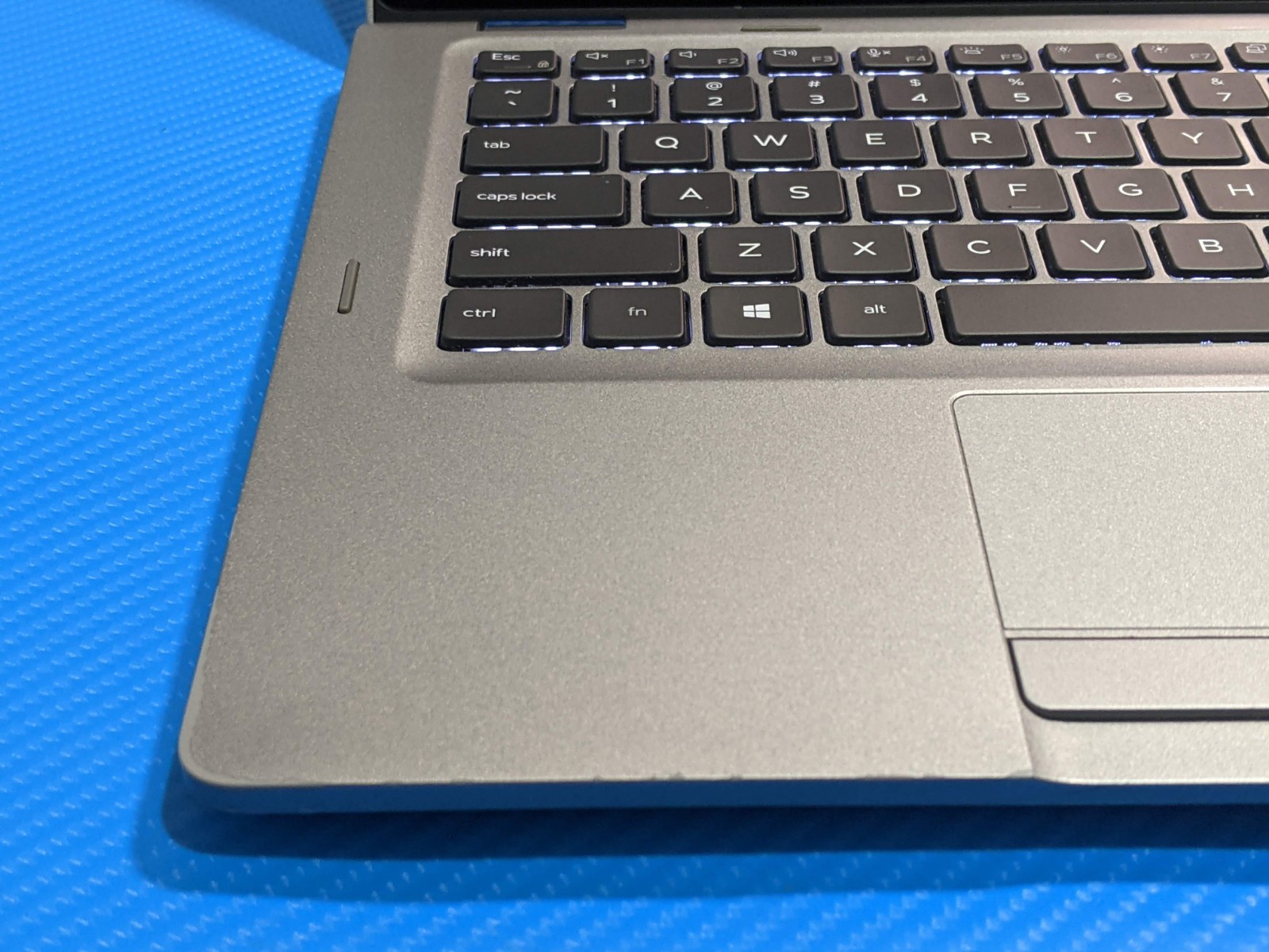 Dell Latitude 5310 13.3″ FHD TOUCH i7-10810U vPRO 1.1GHz 16GB 512GB SSD W11P +PA