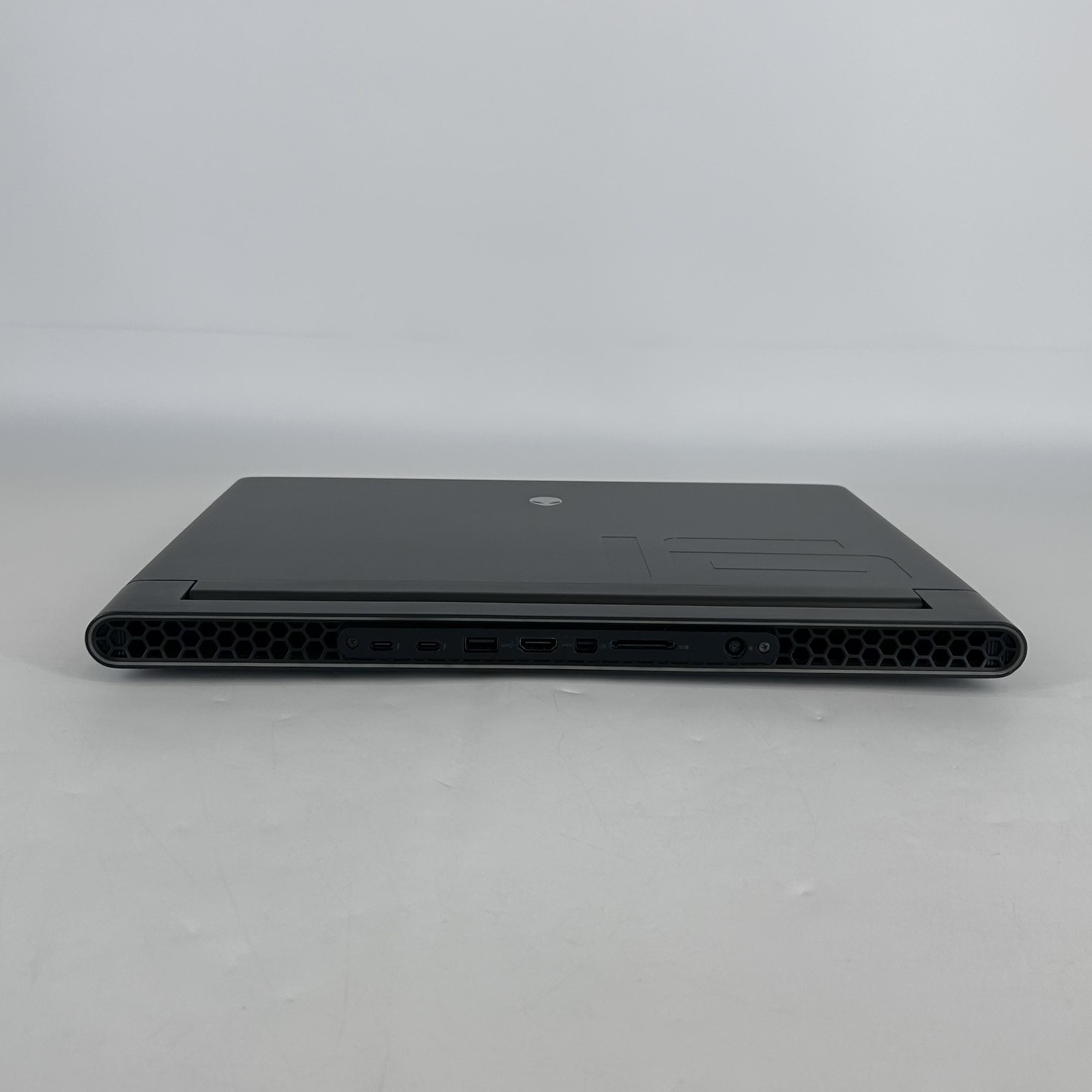 Dell Alienware M16 R1 240Hz QHD+ 2.2 GHz i9-13900HX 64GB 2TB SSD NVIDIA RTX 4090