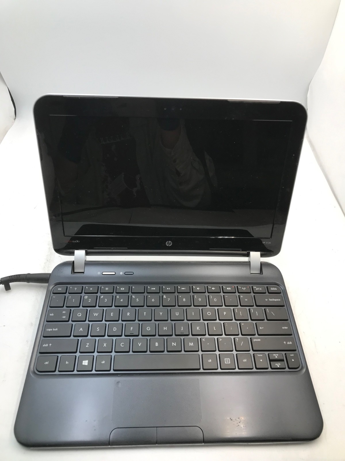 HP 3125 11.6″ Notebook AMD E-Series 2GB RAM- POWERS ON/NO BOOT/PARTS