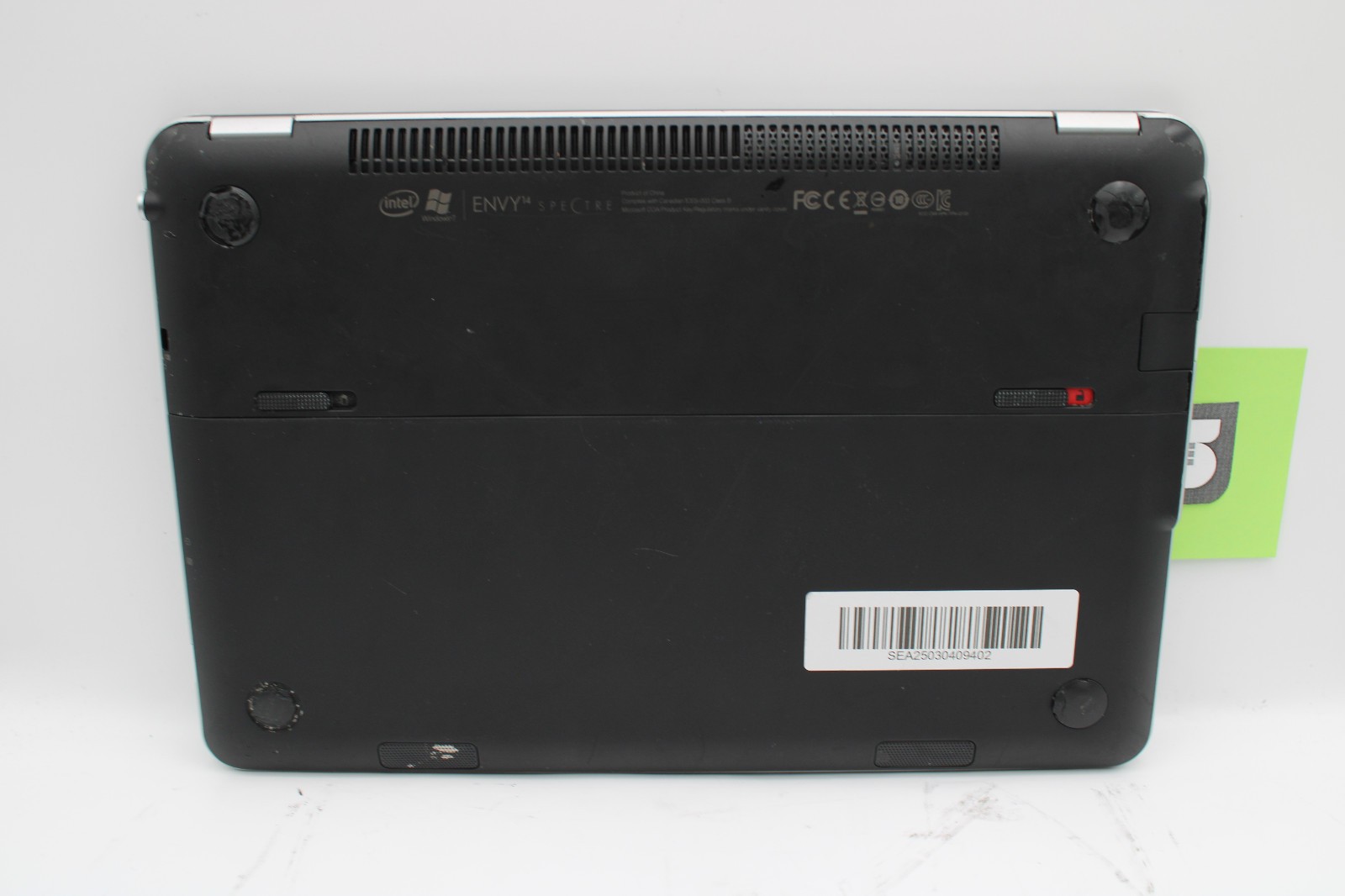 HP Envy 14 Spectre AMD-3020e @ 1.2 GHz 4GB RAM No SSD No OS No Boot *PARTS