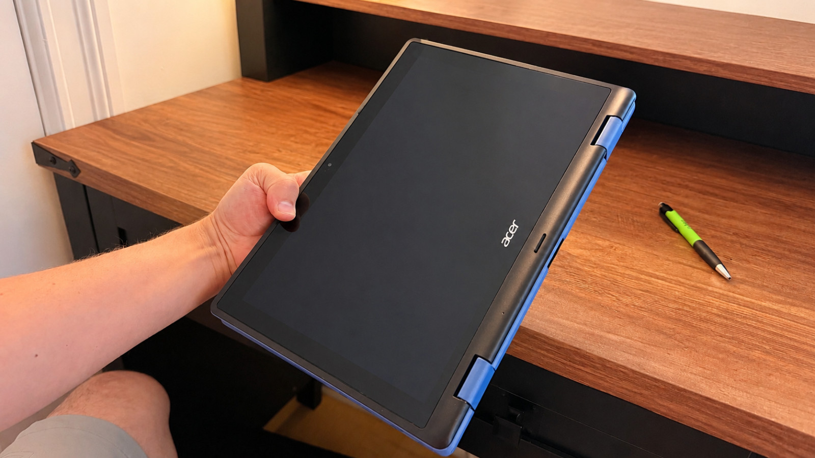 Acer Aspire R3-131T | 11.6″ Touchscreen 2-in-1 Laptop | Intel Celeron | 2GB RAM