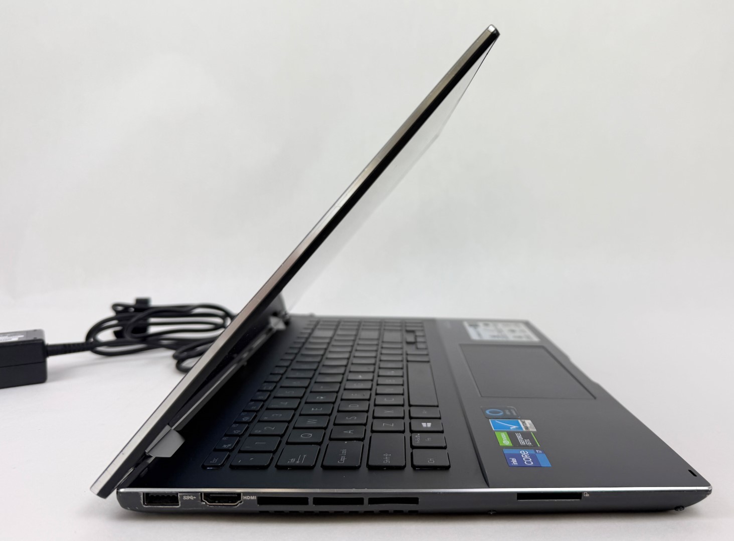 ASUS ZenBook Flip 15 15.6″ Touch i7-1165G7 16GB 1TB GTX 1650Ti W11H – Read Issue