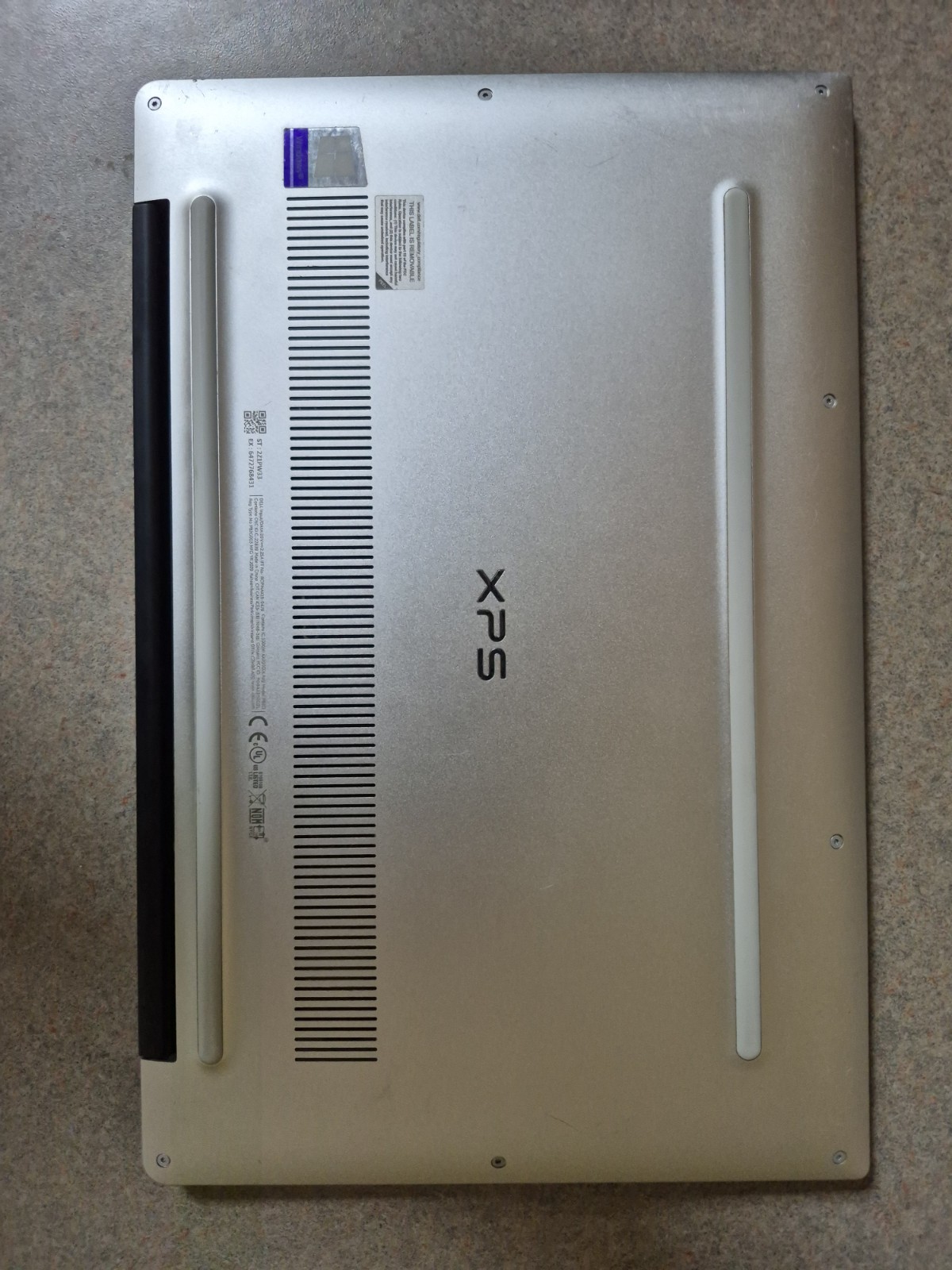 Dell XPS 13 7390 13.3″ i7-10710U 1.1GHz 16GB RAM 512GB SSD Windows 11 Pro