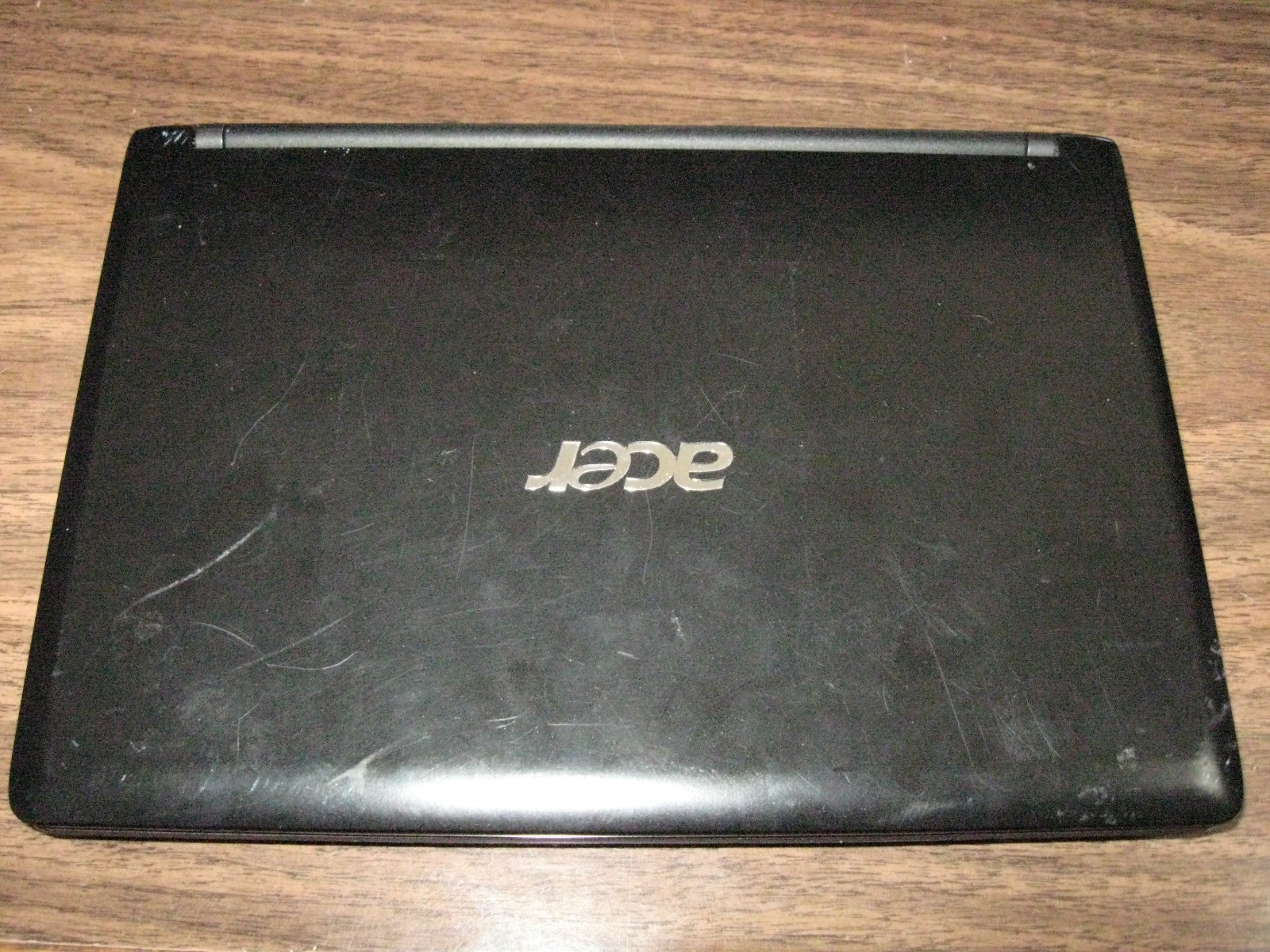 Acer Aspire One 531h Netbook Computer w/ AC Adapter