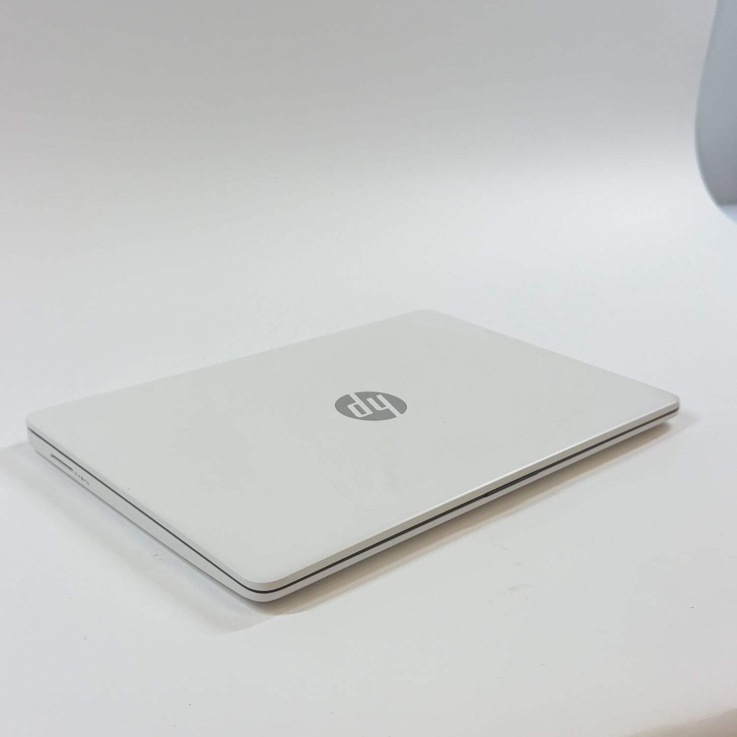 HP Laptop 14-DQ0052DX 14″ Celeron N4120 1.0GHz 4GB RAM 64GB SSD