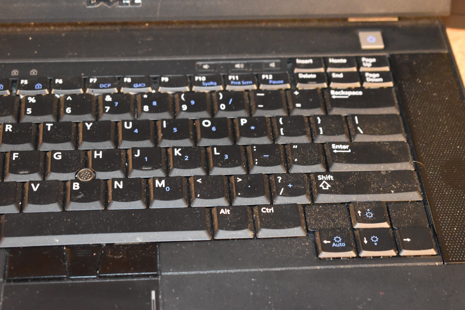 Dell Latitude E6500 P8600 2.26GHz 4GB RAM 160GB HDD WUXGA 1920×1200 Windows XP