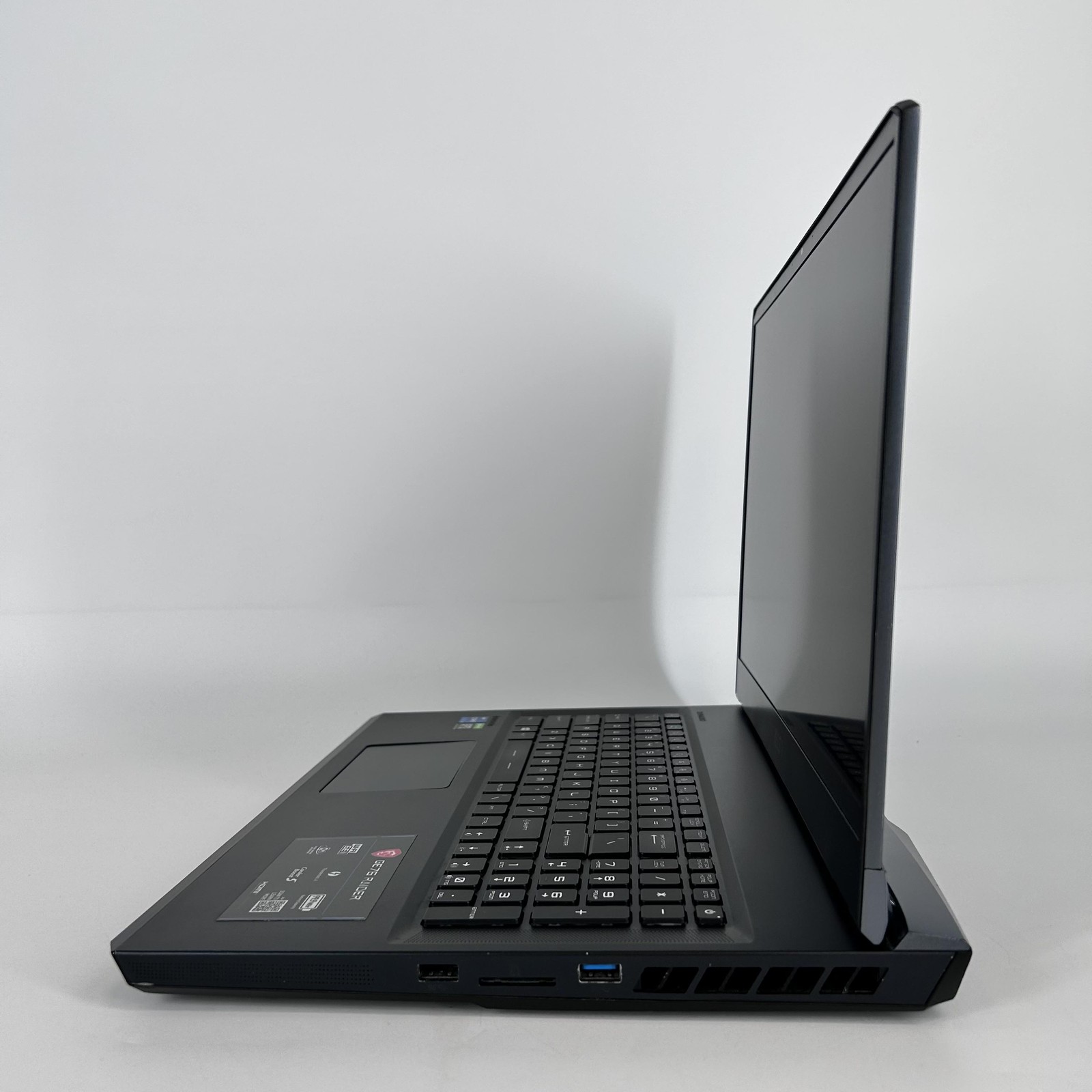 MSI Raider GE76 17.3 144Hz FHD i7-11800H 2.3GHz 16GB 1TB RTX 3060 Bad USB-C Port