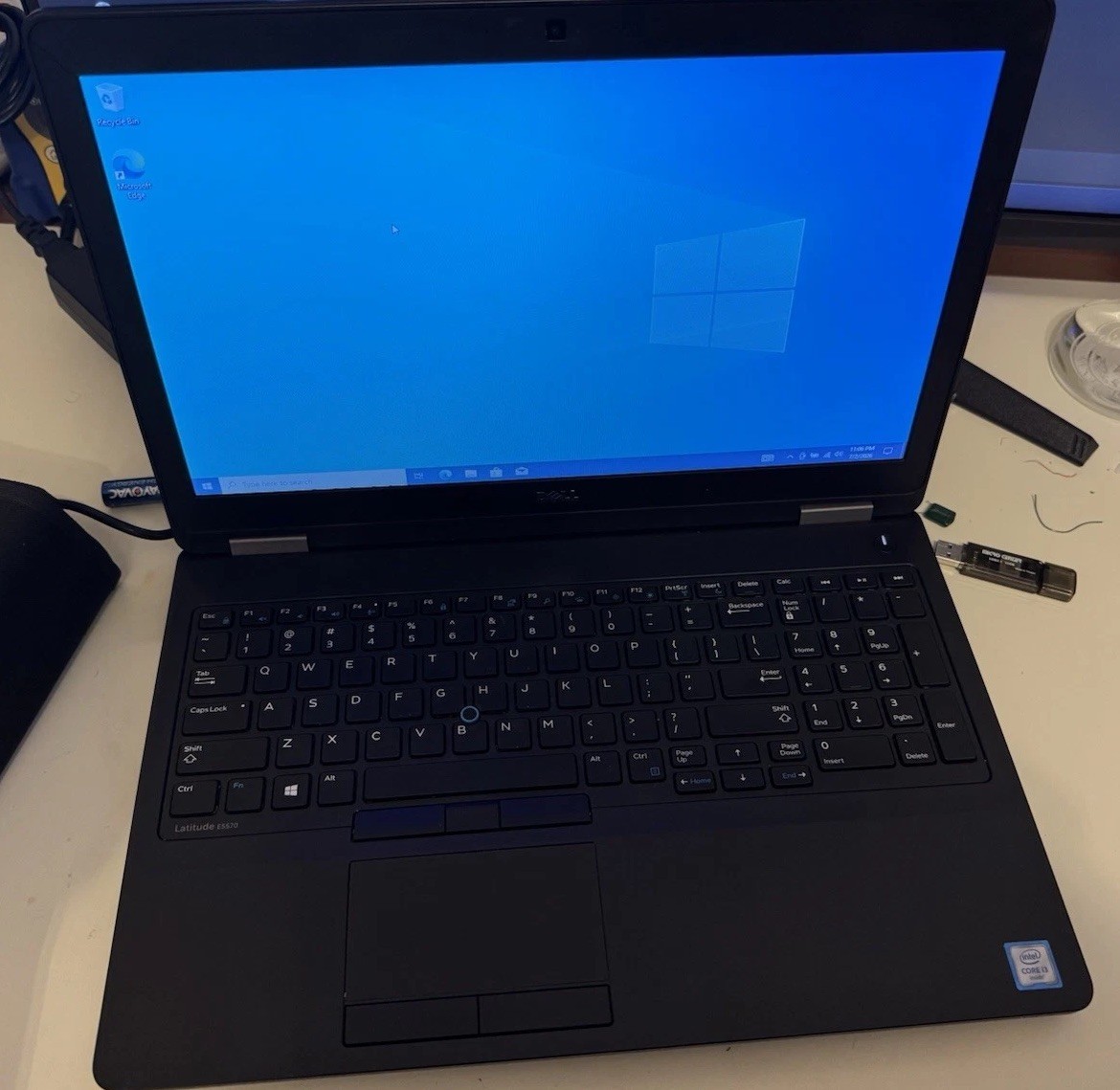 Dell Latitude E5570 15.6″ i3-6100U 12GB RAM 500GB HDD Win10 Pro Black