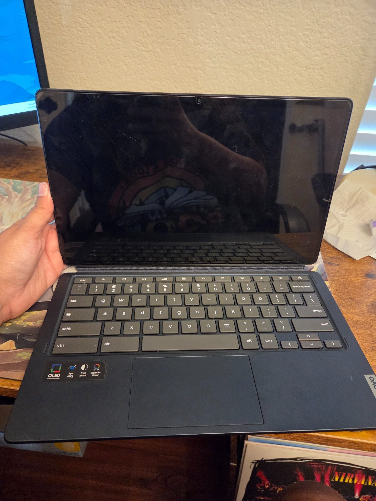 Lenovo IP Duet 5 Chromebook 13Q7C6 13.3″ OLED screen great condition
